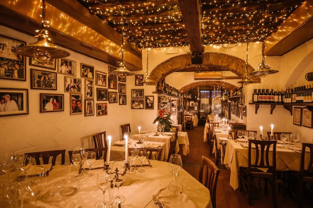 La Giostra is an Italian restaurant with Tuscan dishes like Florentine T-bone steak, plus a big wine list, under 16th-century brick vaults.