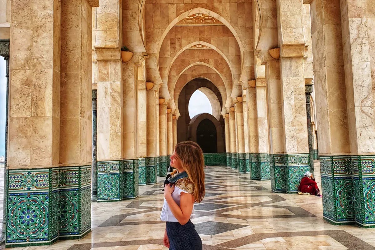 Girl-standing-in-corridor-morocco-travel-guide