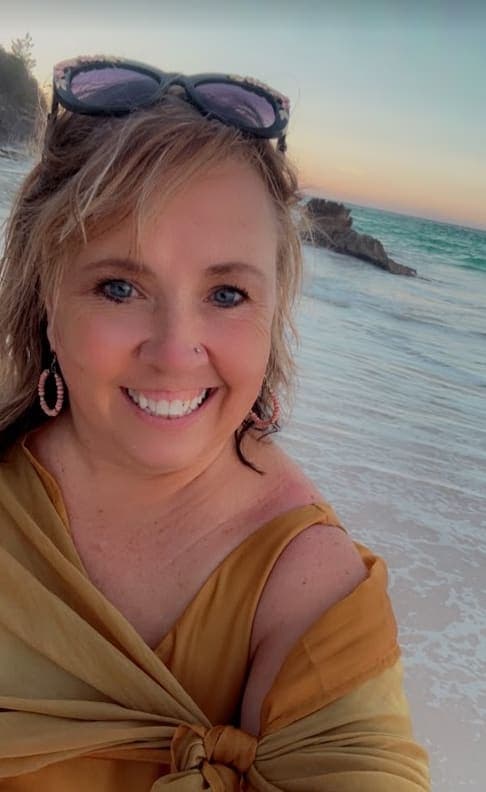 Advisor taking a selfie in Bermuda at sunset