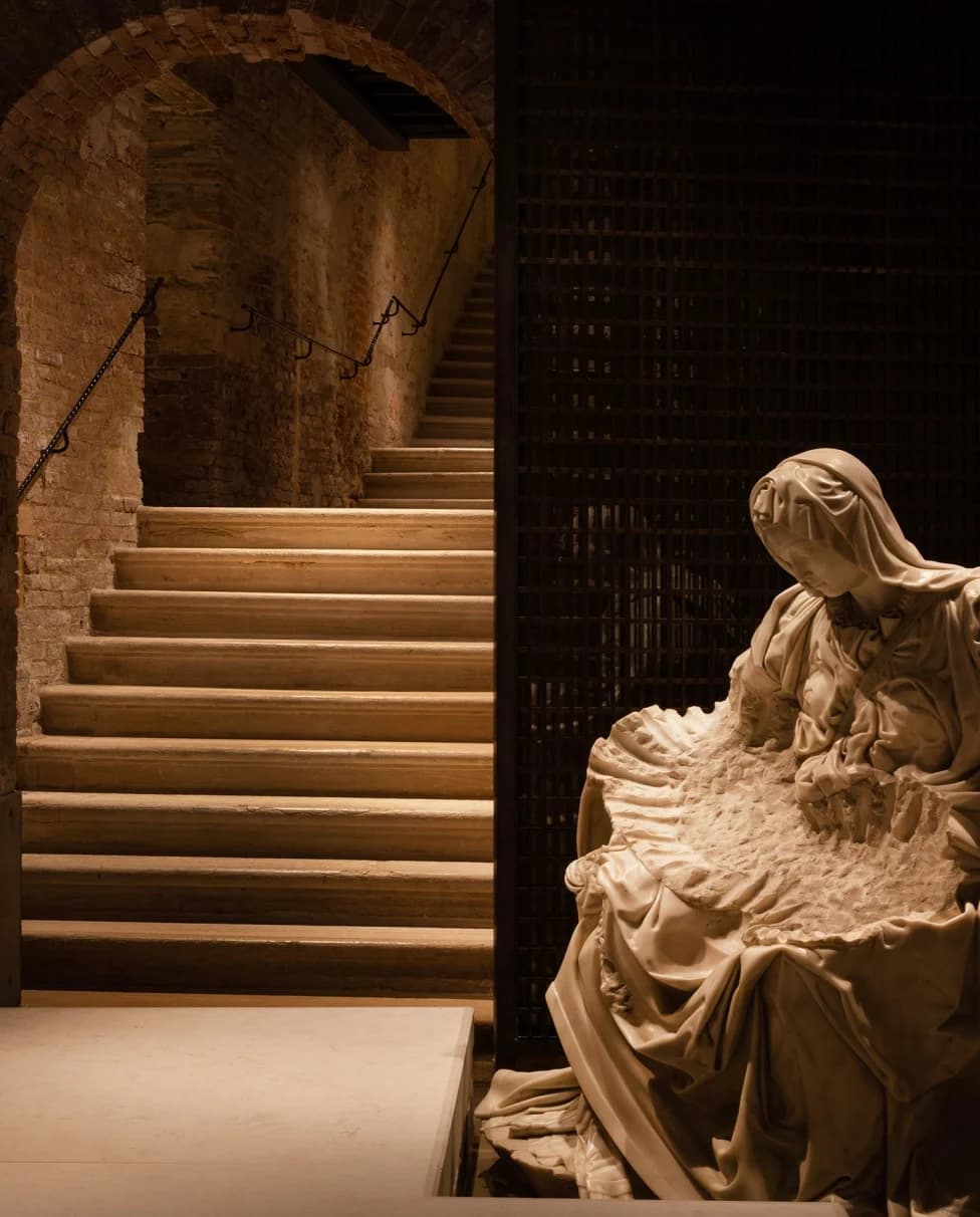 Exploring Modern Luxury: A Journey Through the Venice Venice Hotel