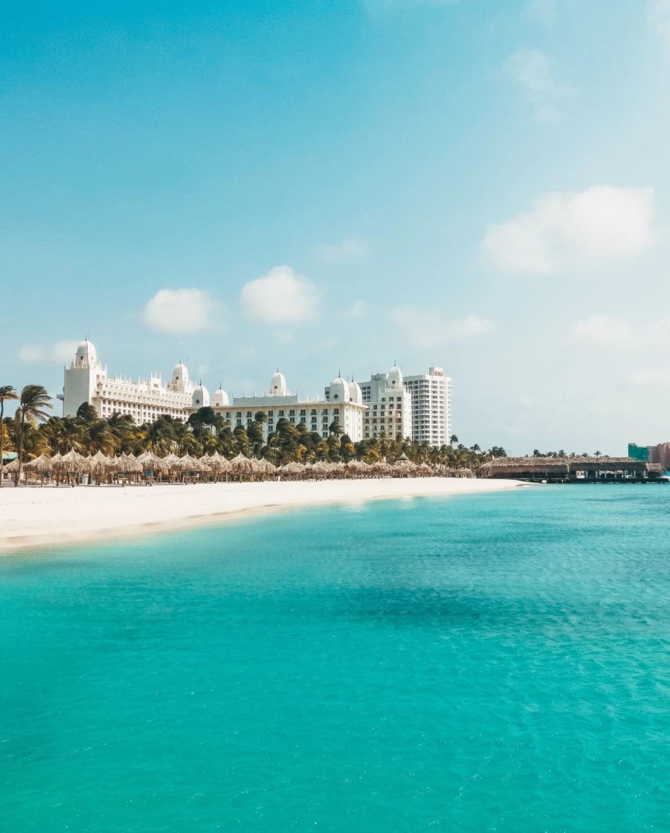 3 Resorts in Aruba for Family, Romance & Friends