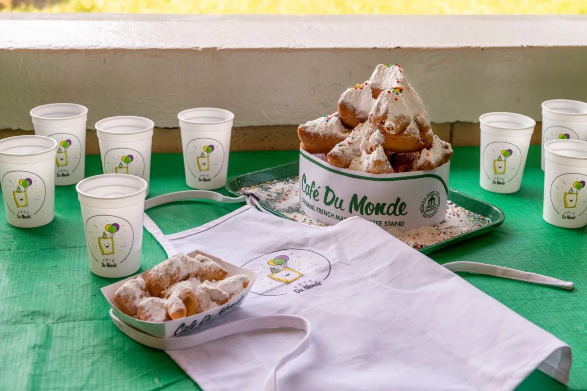 Café Du Monde's beignets is a New Orleans tradition.