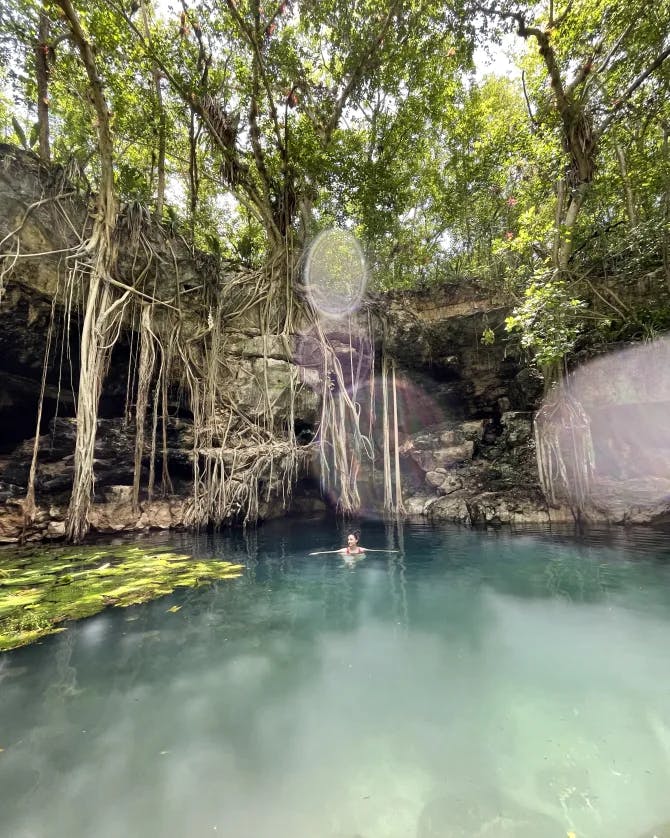 Picture of Jilliance swimming at Cenote X'batun