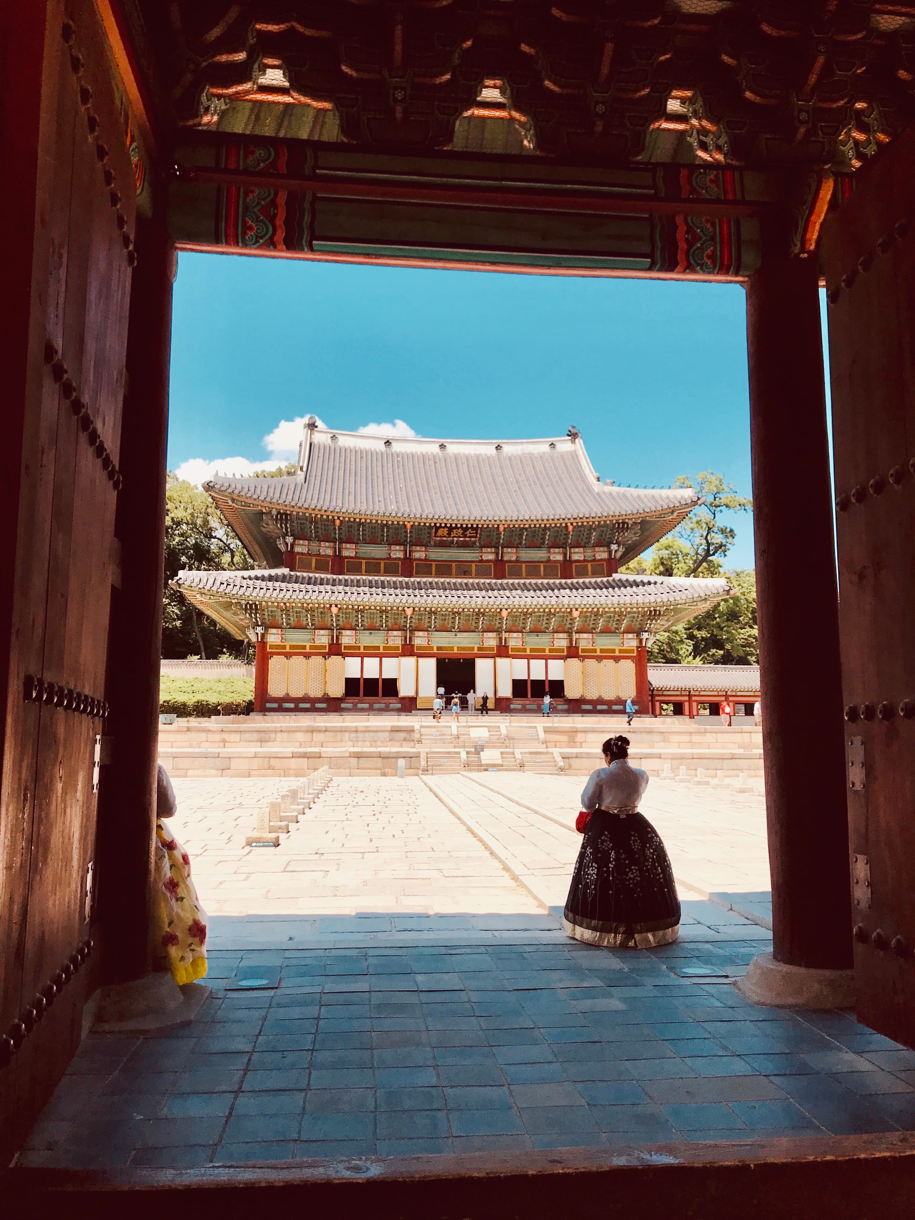 A beautiful picture of Japnese building.