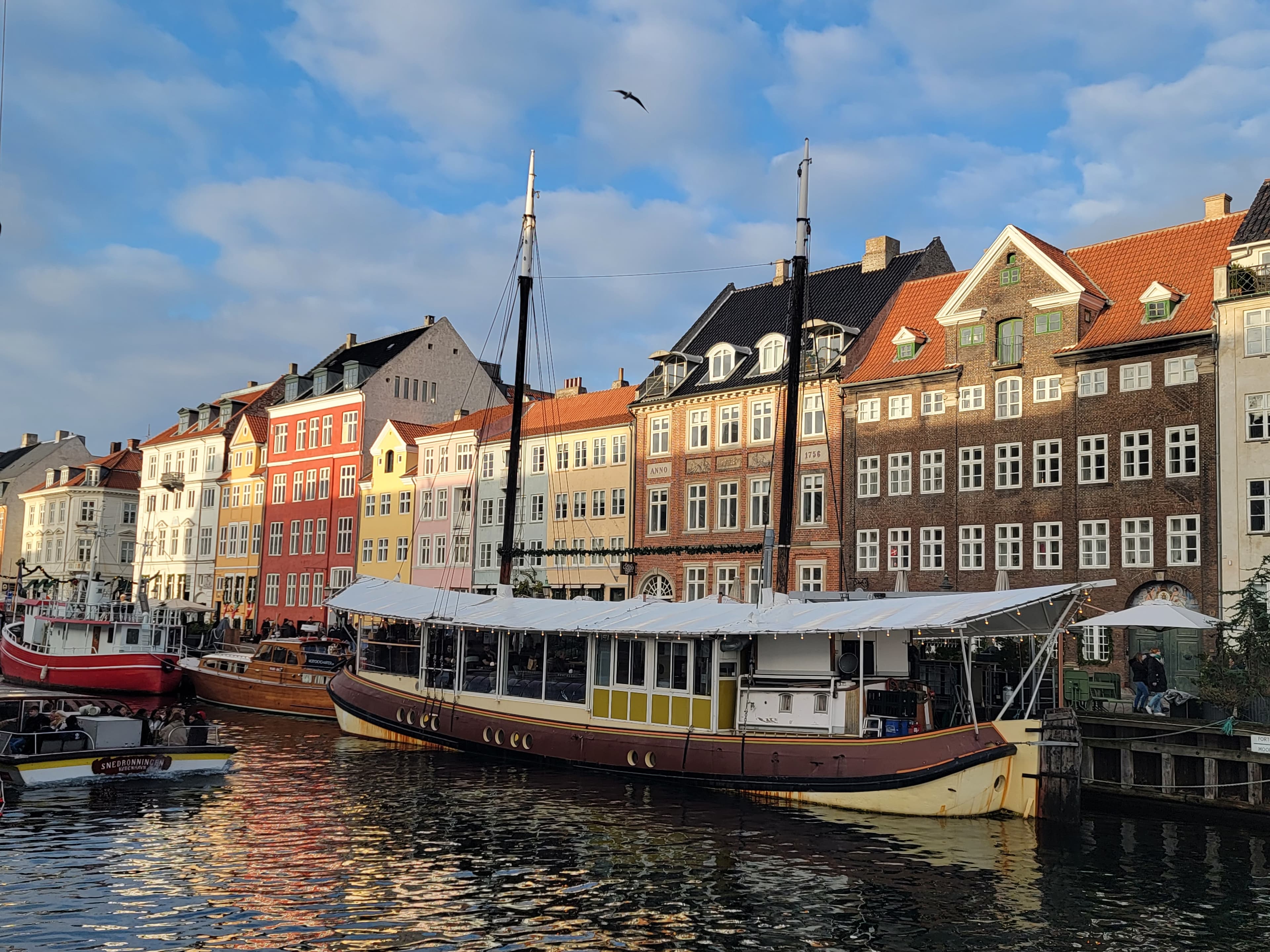 Picture of Nyhavn harbor
