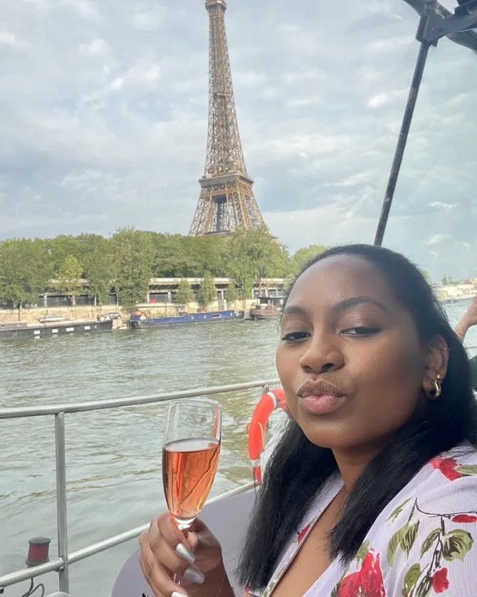 Picture of Chynna with eiffle tower view