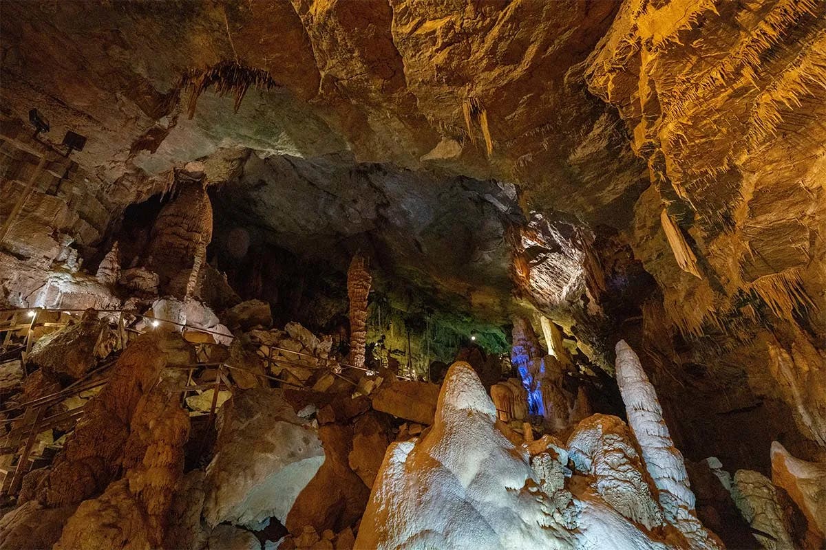 Lost World Caverns cave tour