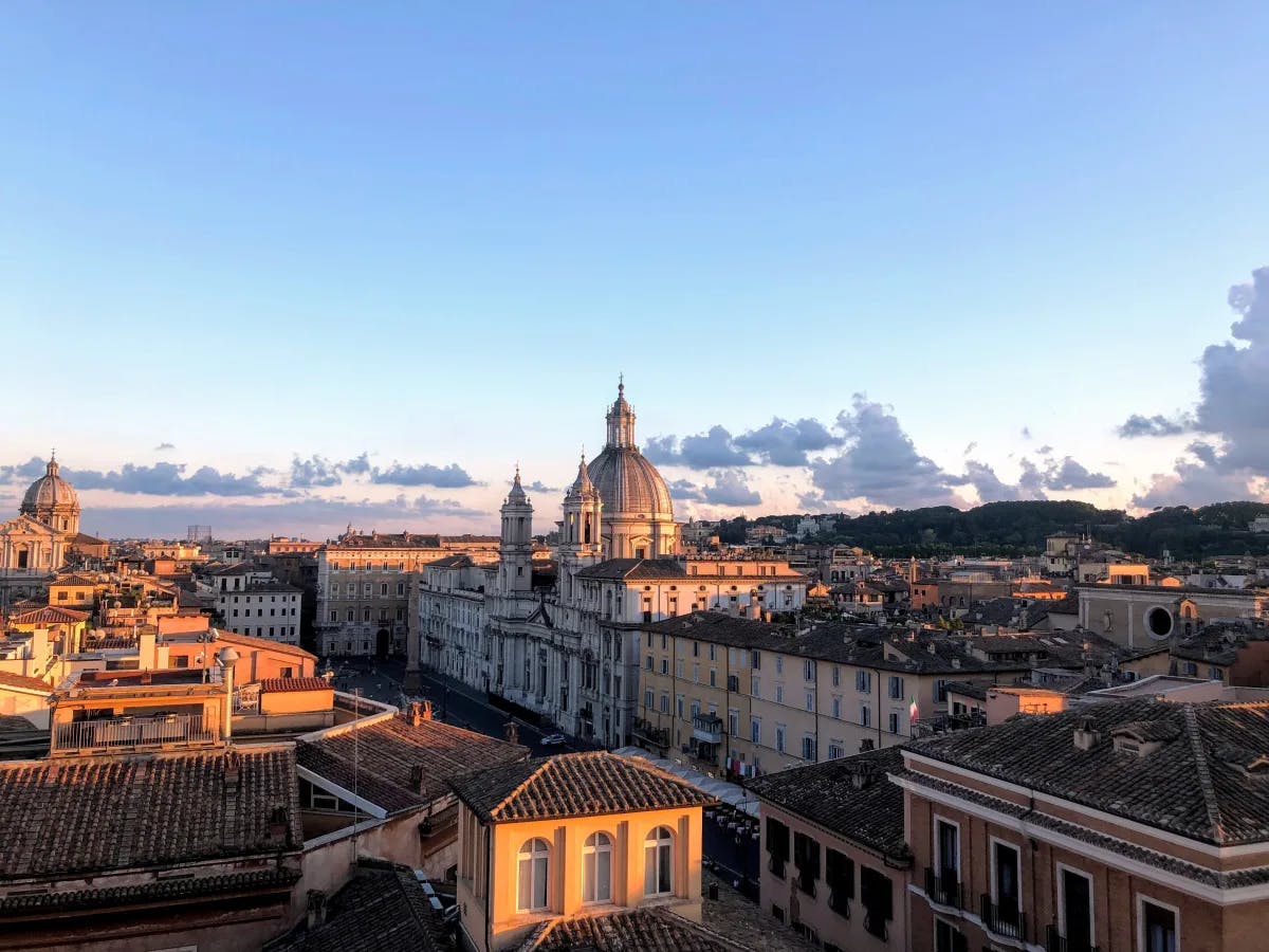 Panoramic views of Rome. 