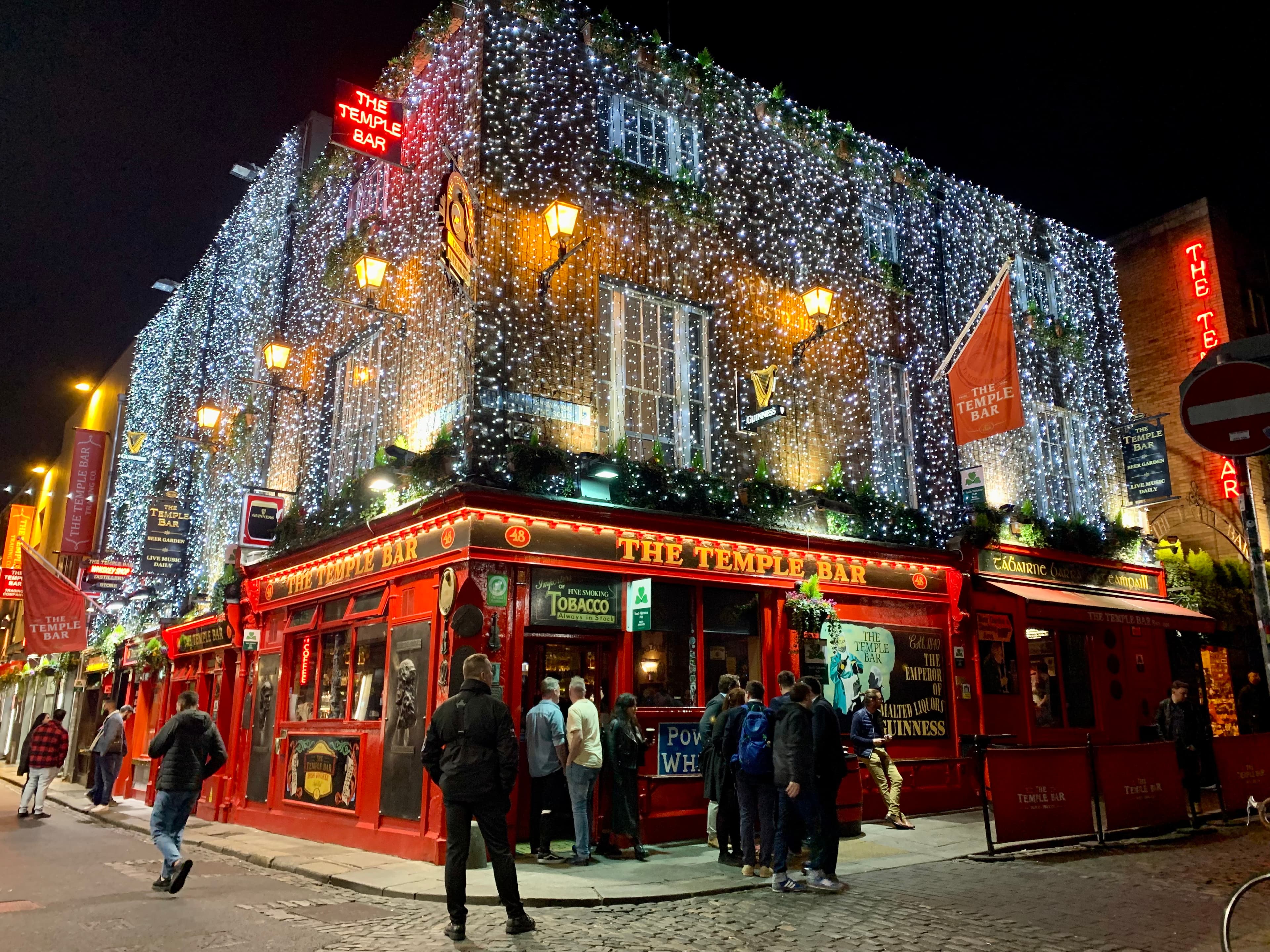 Picture of The Temple Bar at night