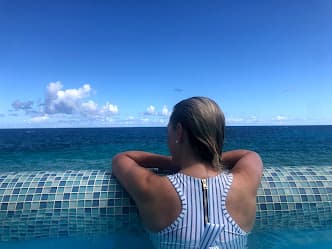 Picture of Lauren in pool