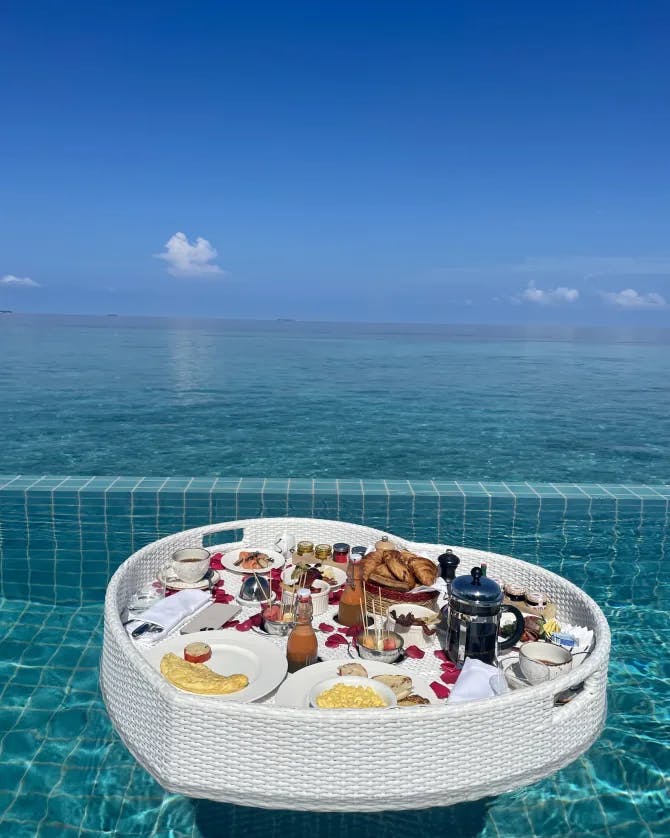 Picture of floating breakfast in a pool
