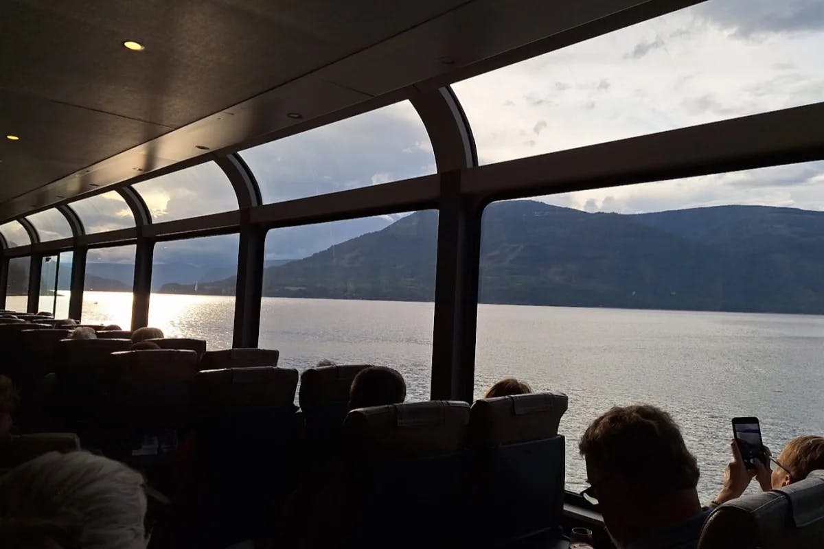 train-near-lake-passage -to-the-West-travel-guide