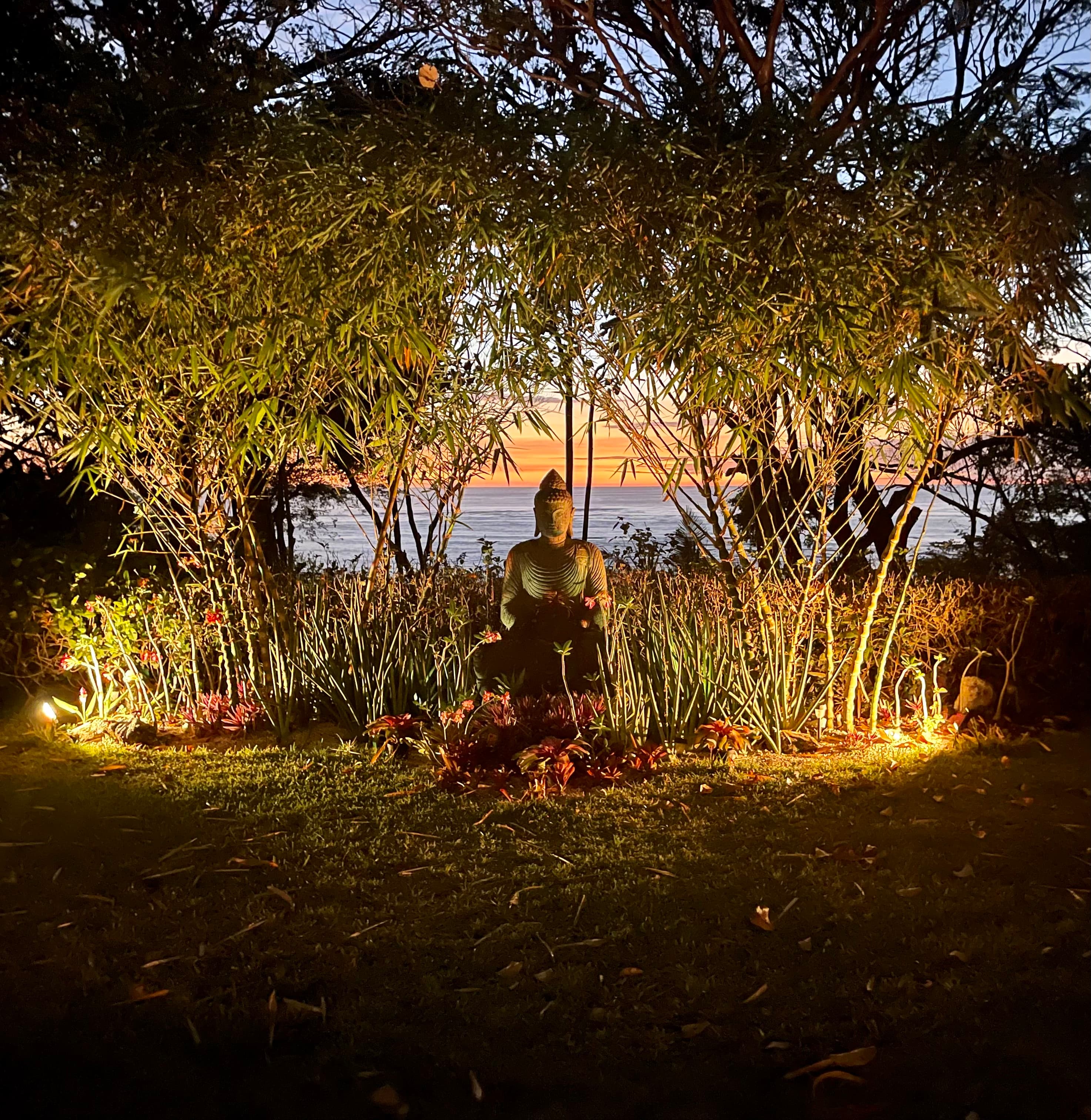 Picture of statue in a garden