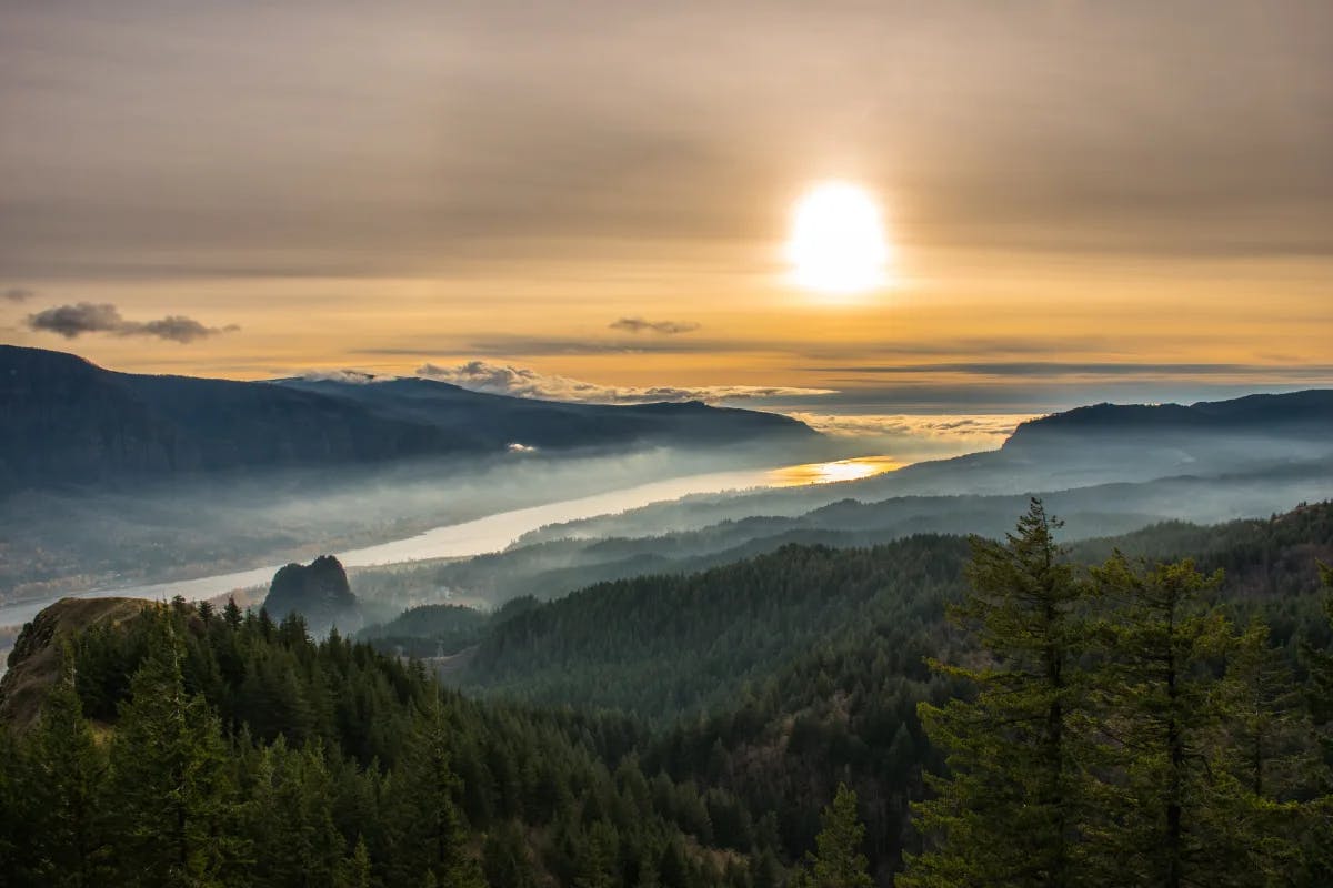 columbia river gorge sunset scenery