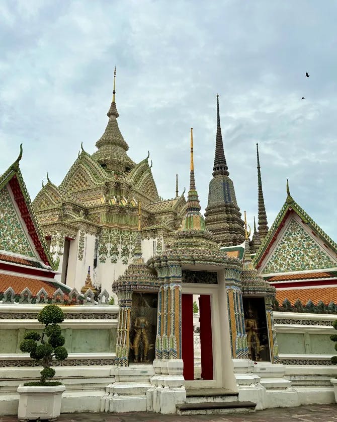 Beautiful picture of Wat pho temple