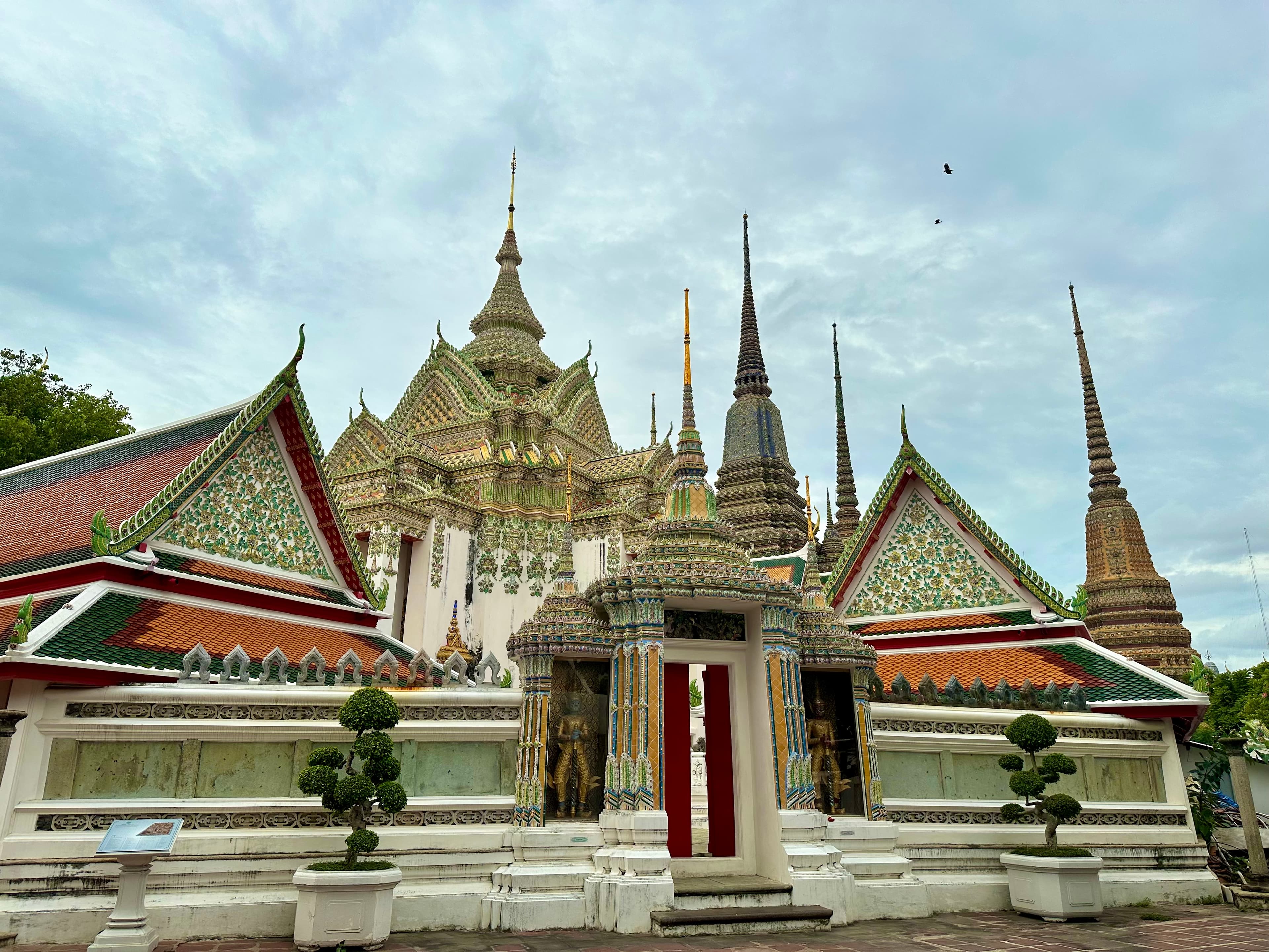 Beautiful picture of Wat pho temple