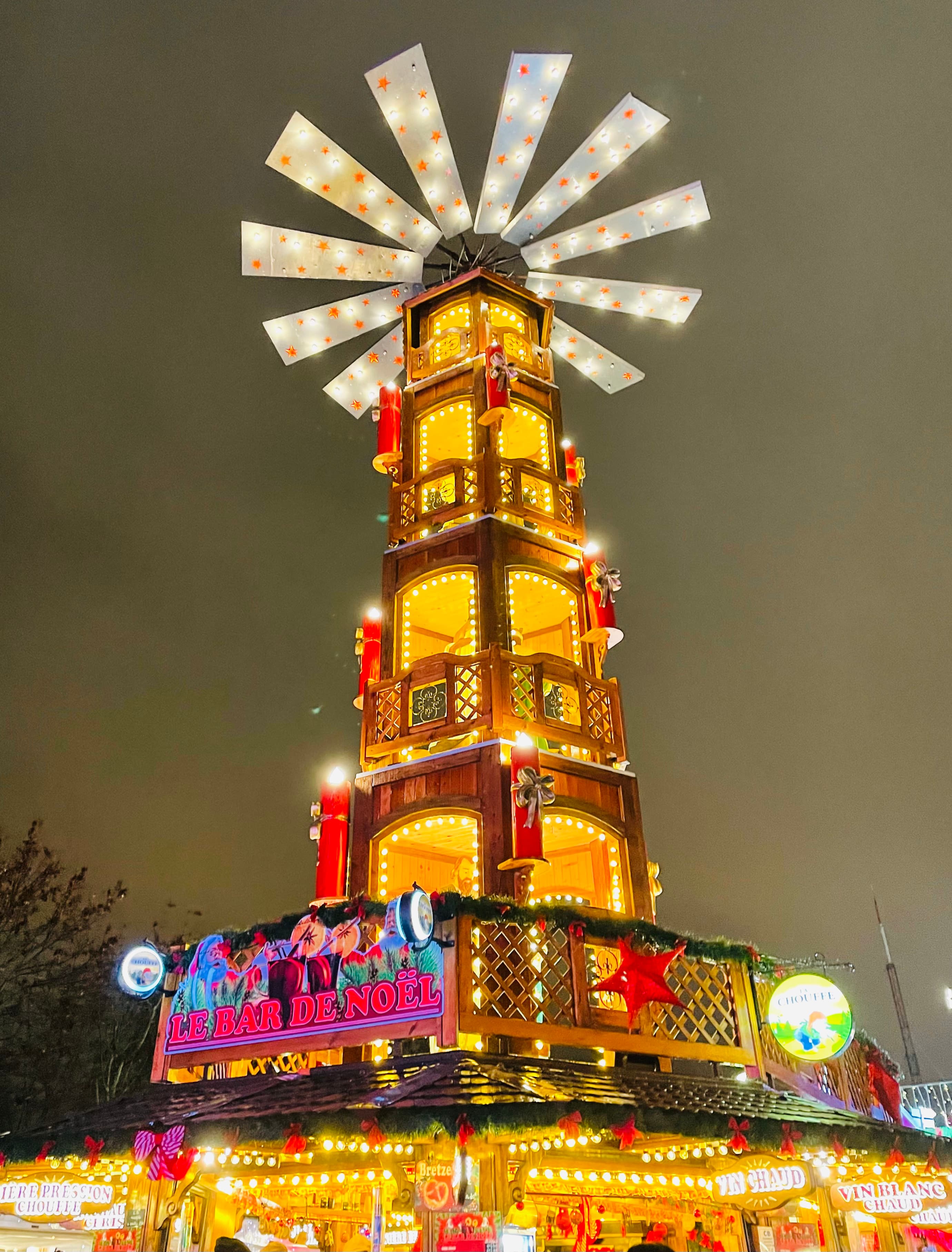 Beautiful picture of a Christmas market