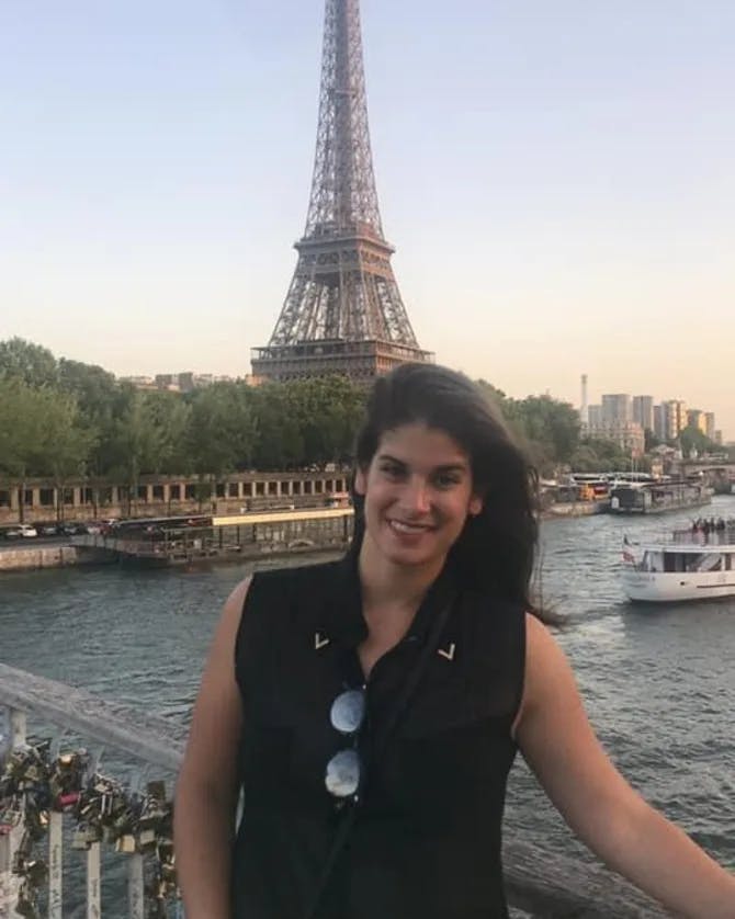 Picture of Vanessa with Eiffle tower in background