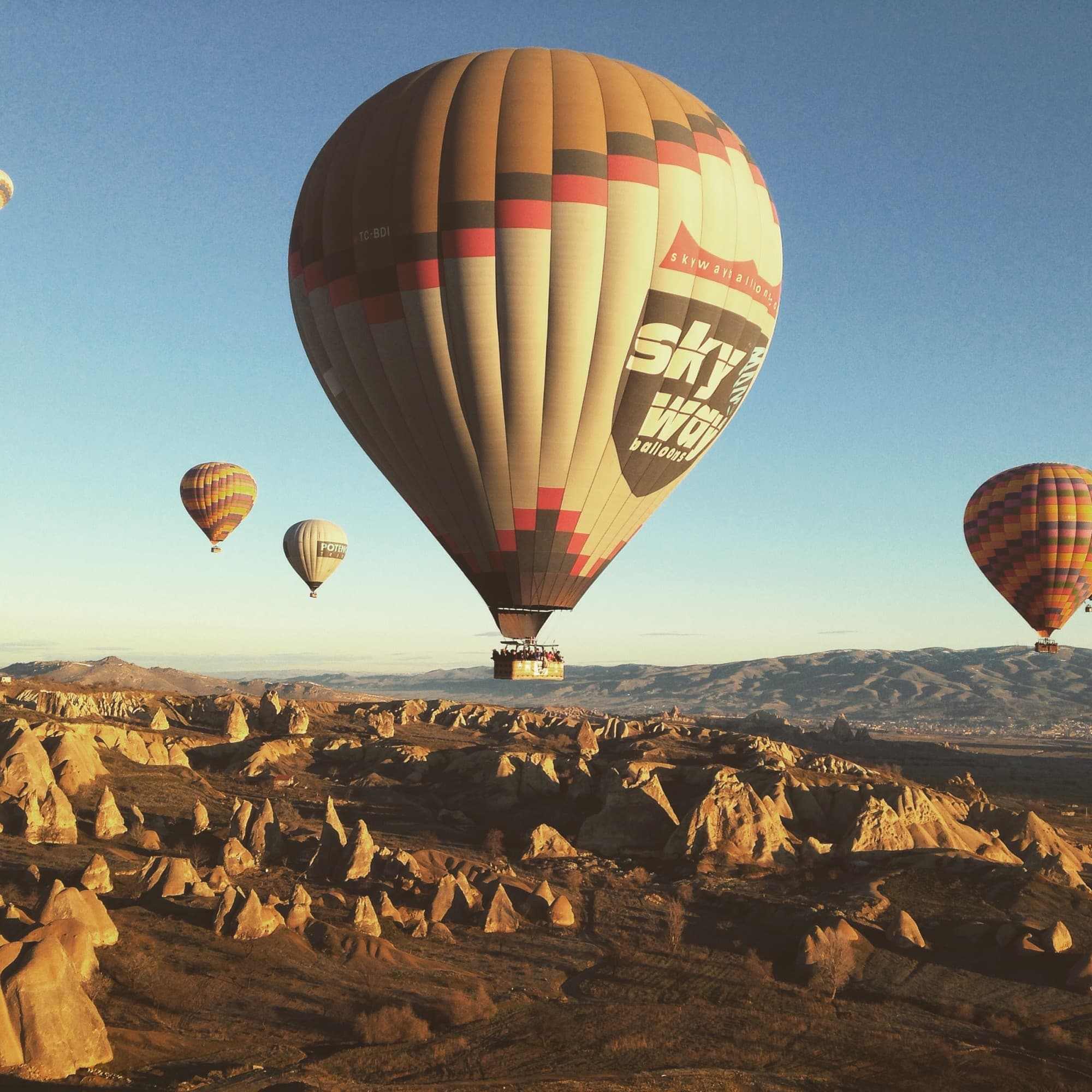 Hot air balloon.