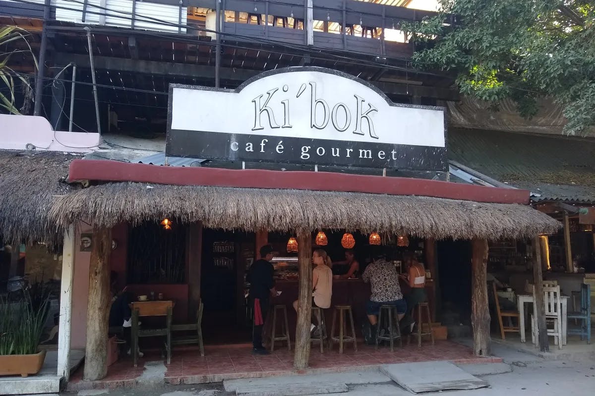 Ki' Bok Cafe serves huevos rancheros & enchiladas on a shady patio.