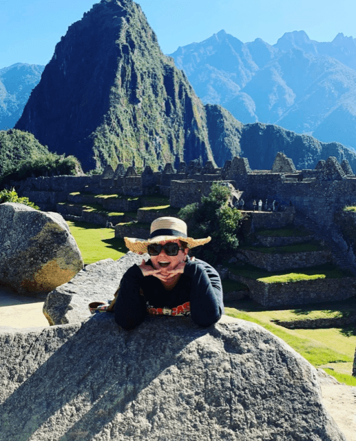 Travel advisor in a hill station