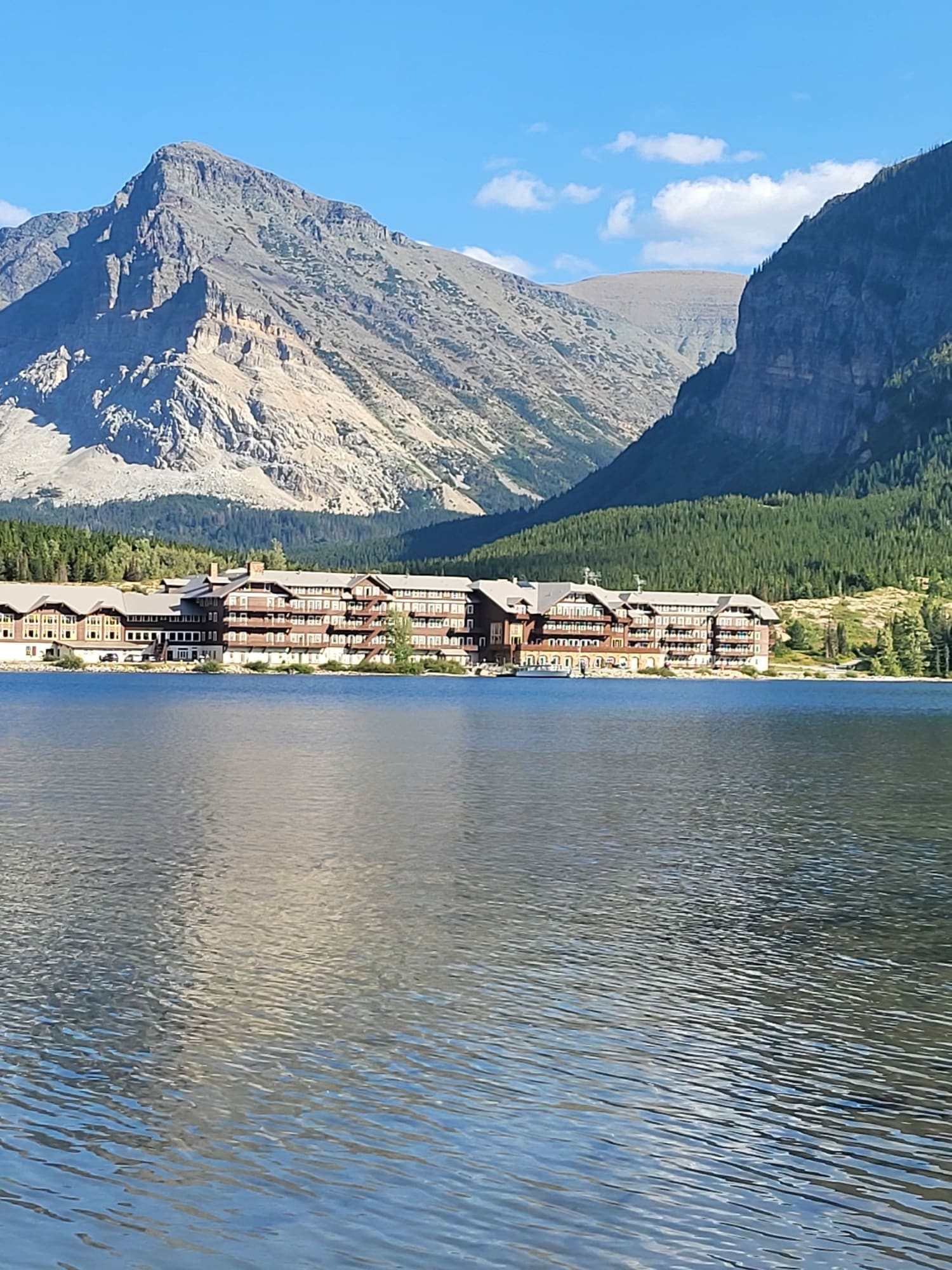 Glacier National Park: The Ultimate Family Adventure for Little Explorers curated by Lacey Power