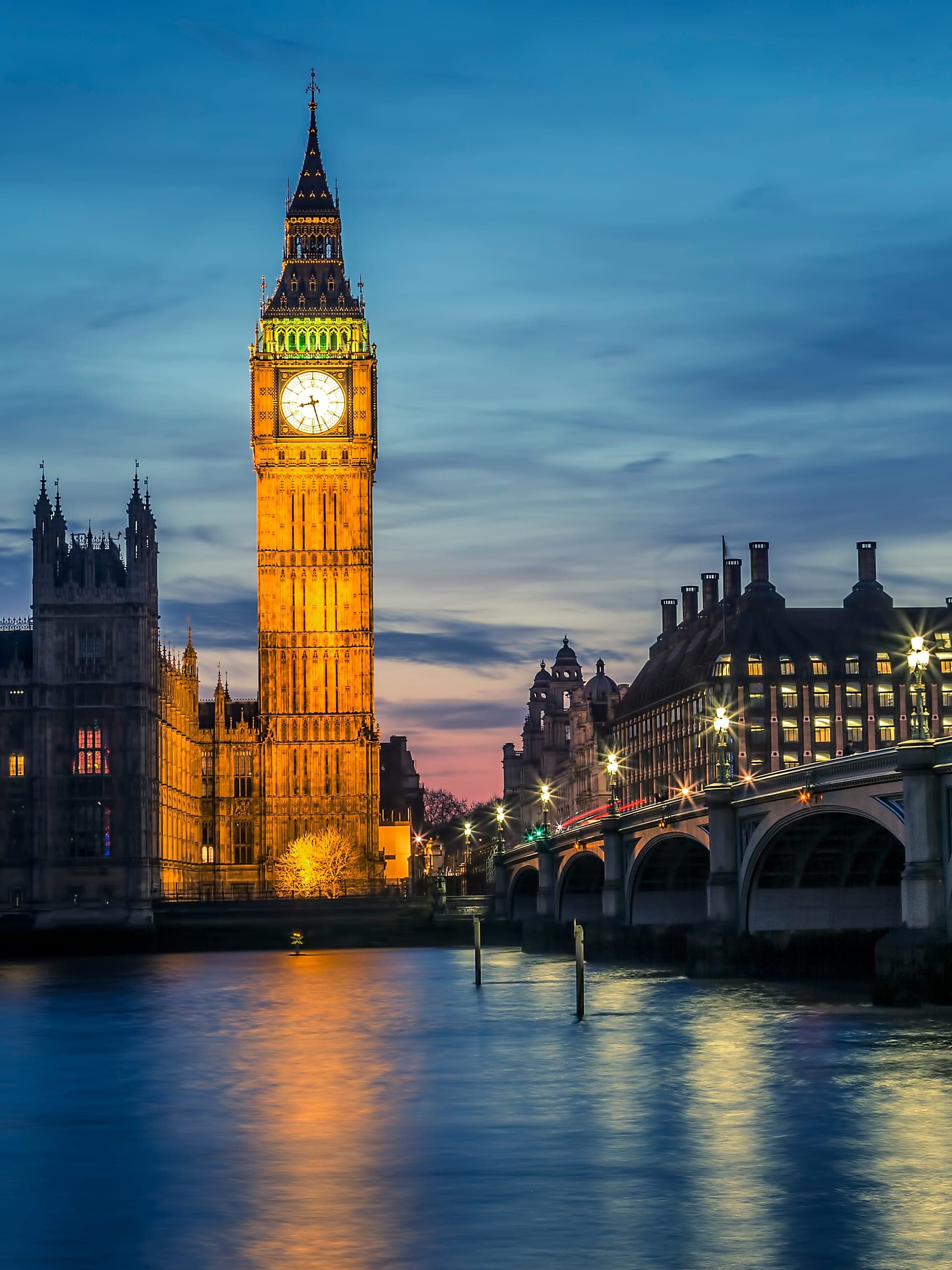 A First-Timer's Guide to London curated by Isabella Weber