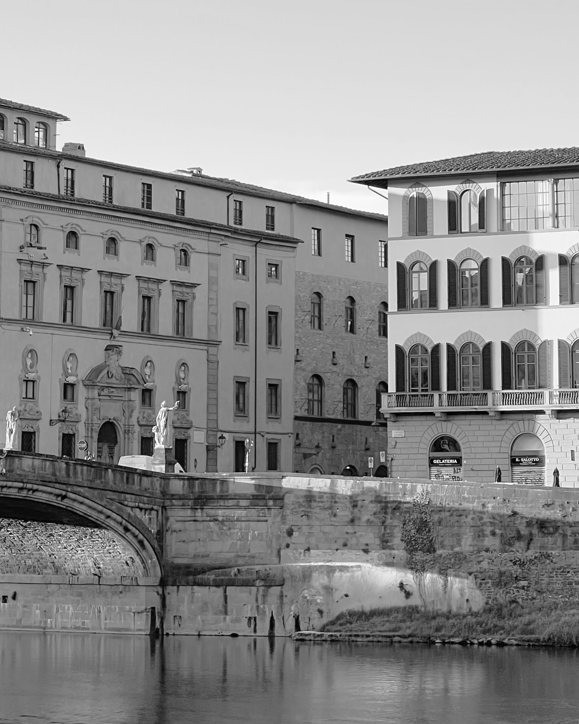 Grey scale image of Ponte Vecchio Bridge