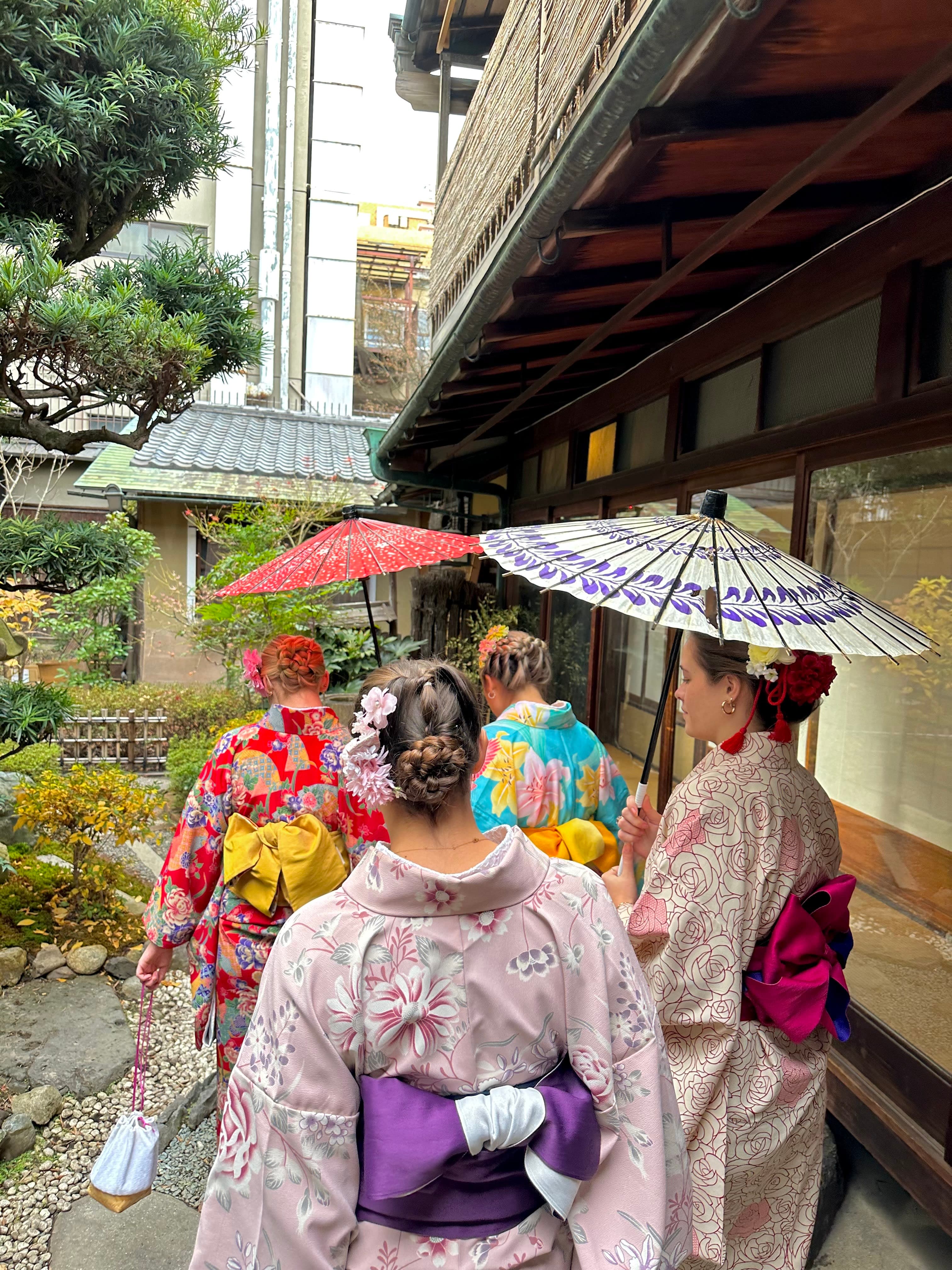 Picture of Japanese girls with umbrella