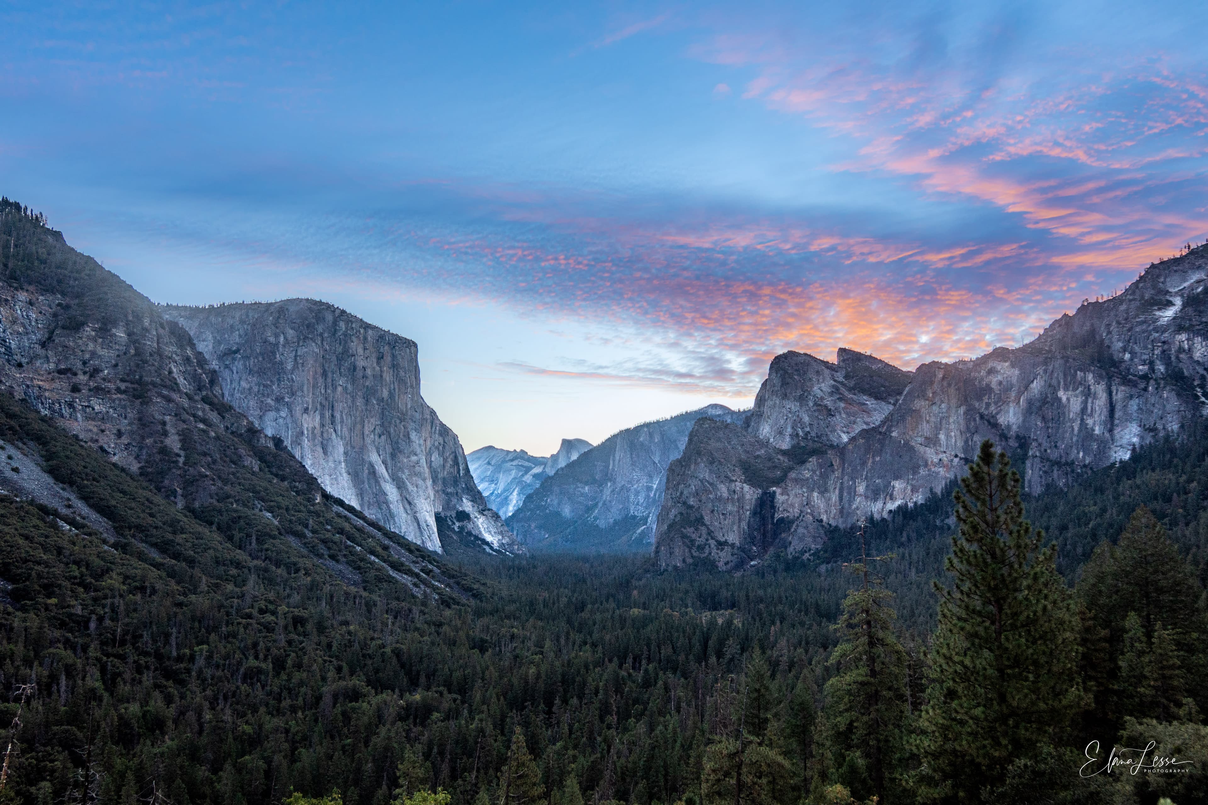Beautiful view of sunrise in the Yosemite Valley