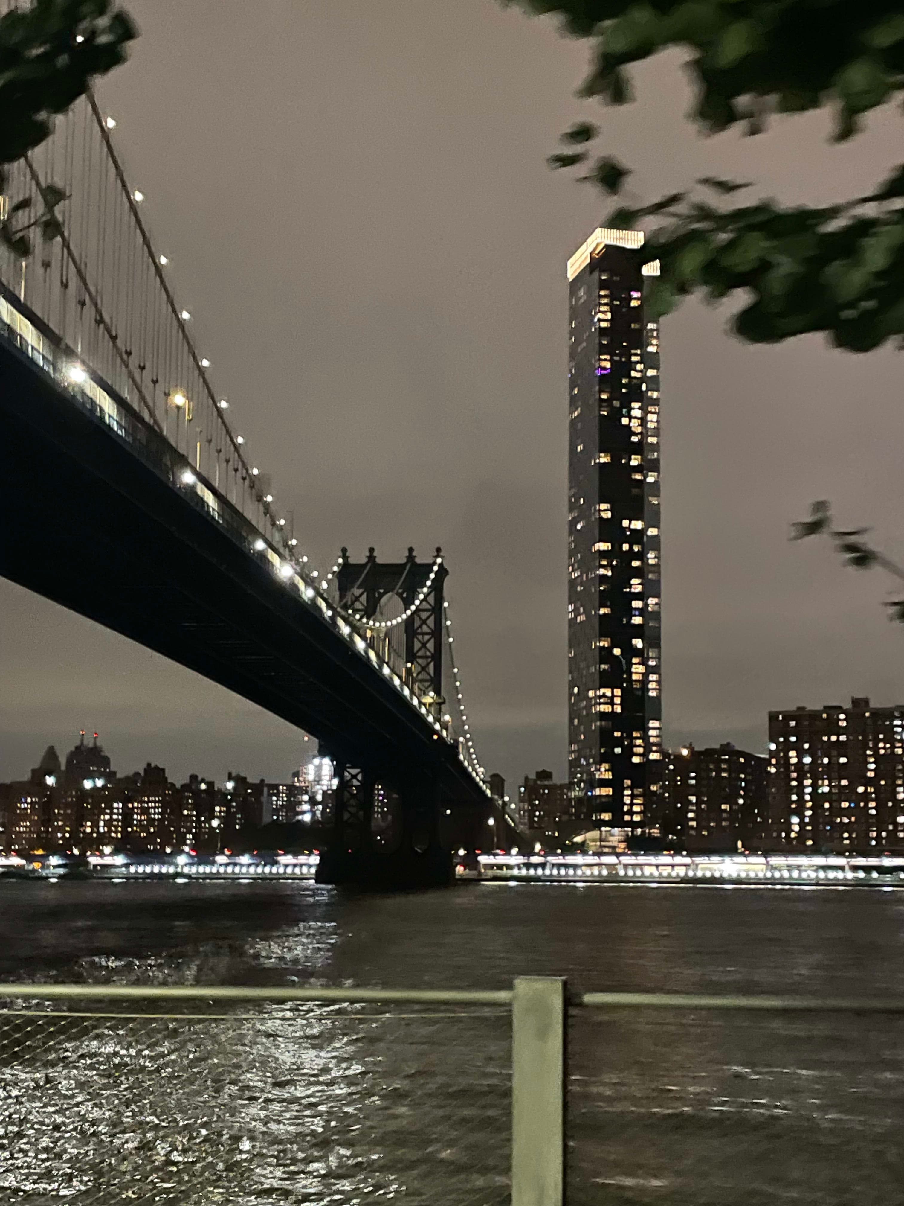 Beautiful view of One Manhattan Square & Manhattan Bridge