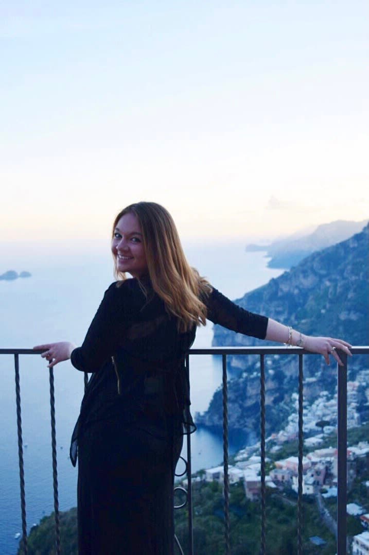 Picture of Alyssa with sea view