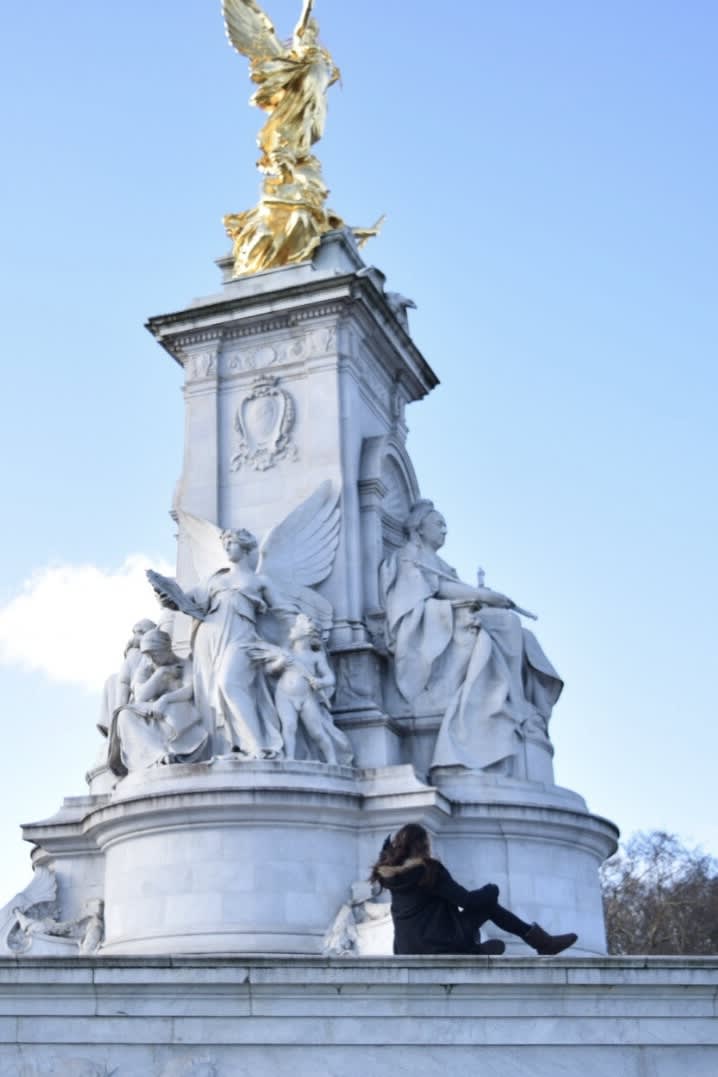 Piture of Alyssa at Victoria Memorial