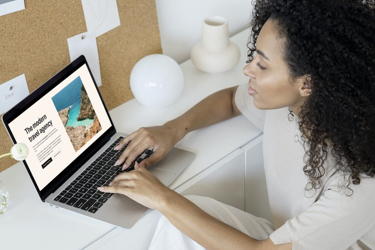 Featured image for How to Switch Host Agencies: A Step-by-Step Guide