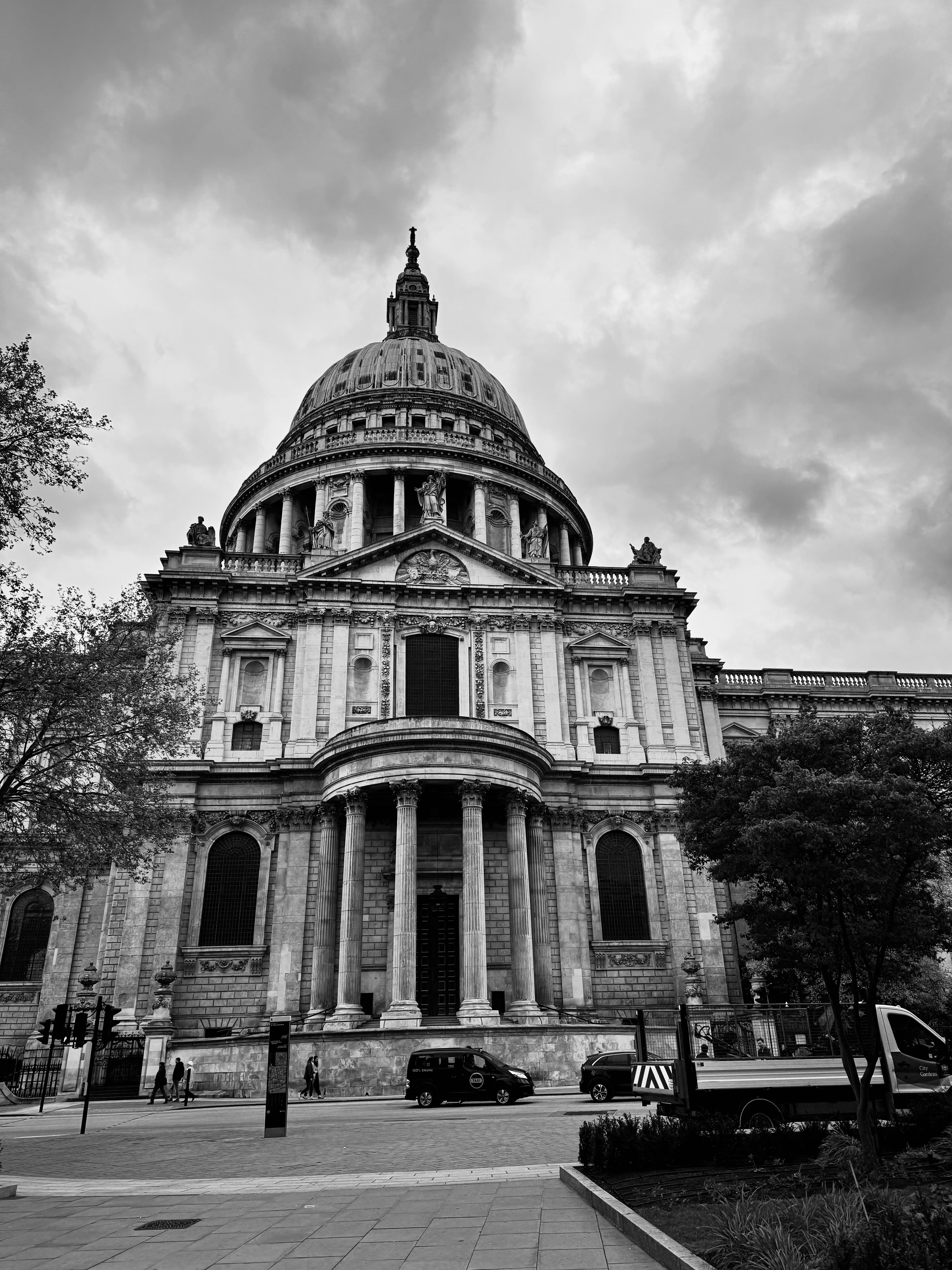 Black and white image of a beautiful domed building
