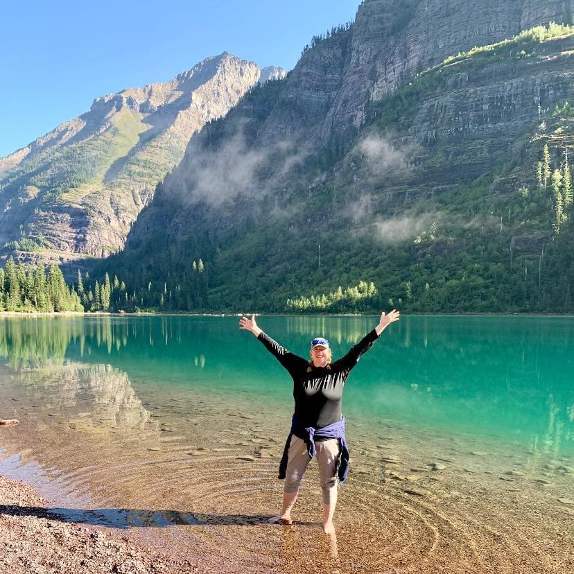 Glacier lake and mountains.