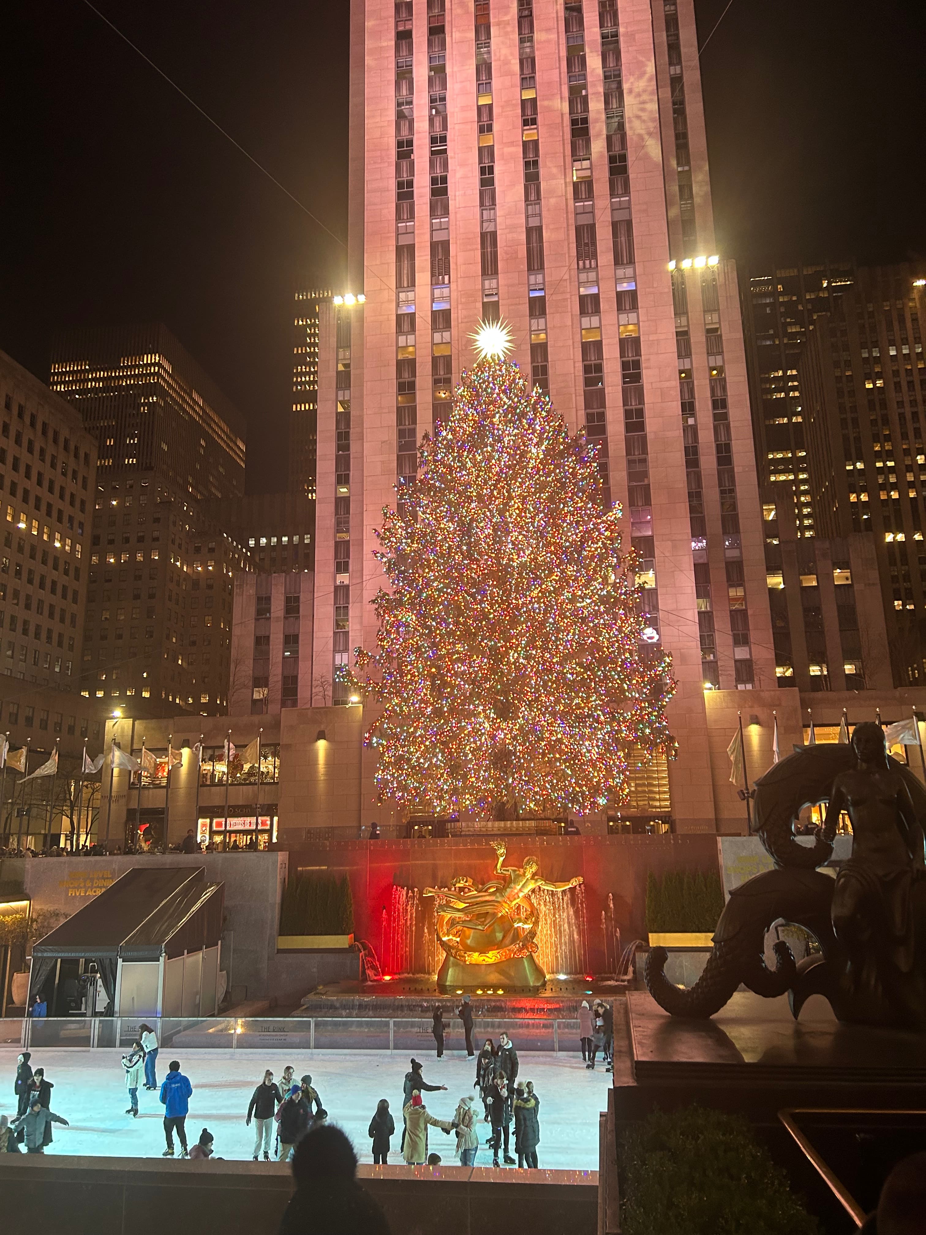 Rockefeller Center's christmas tree