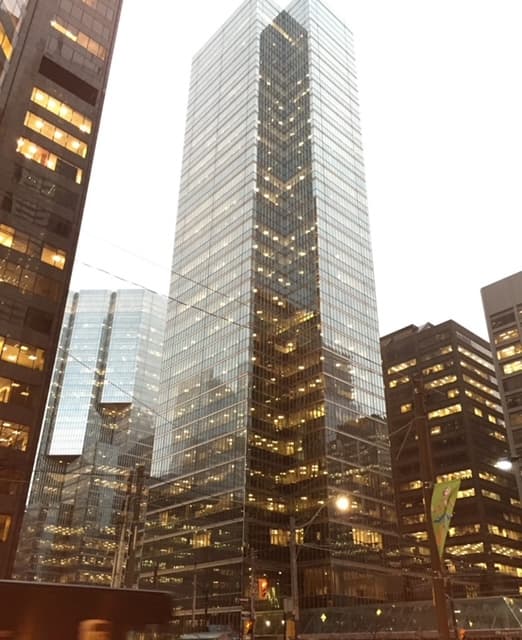 Tall building in the city of Toronto.