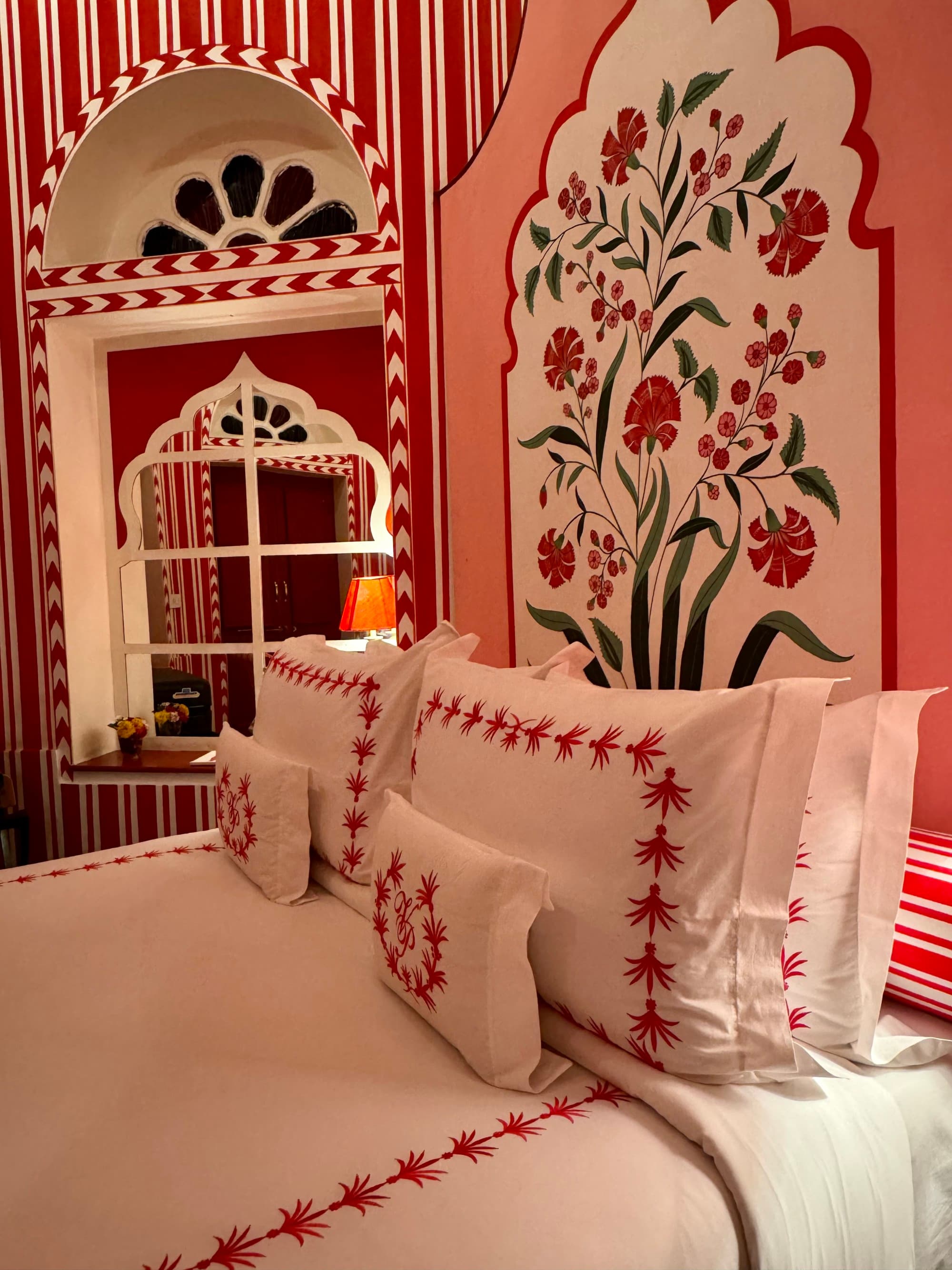 Villa Palladio Bed - Lexi Del Toro