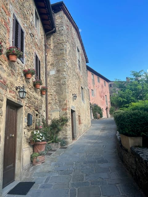 Guest rooms at Il Borro - Jackie Verses