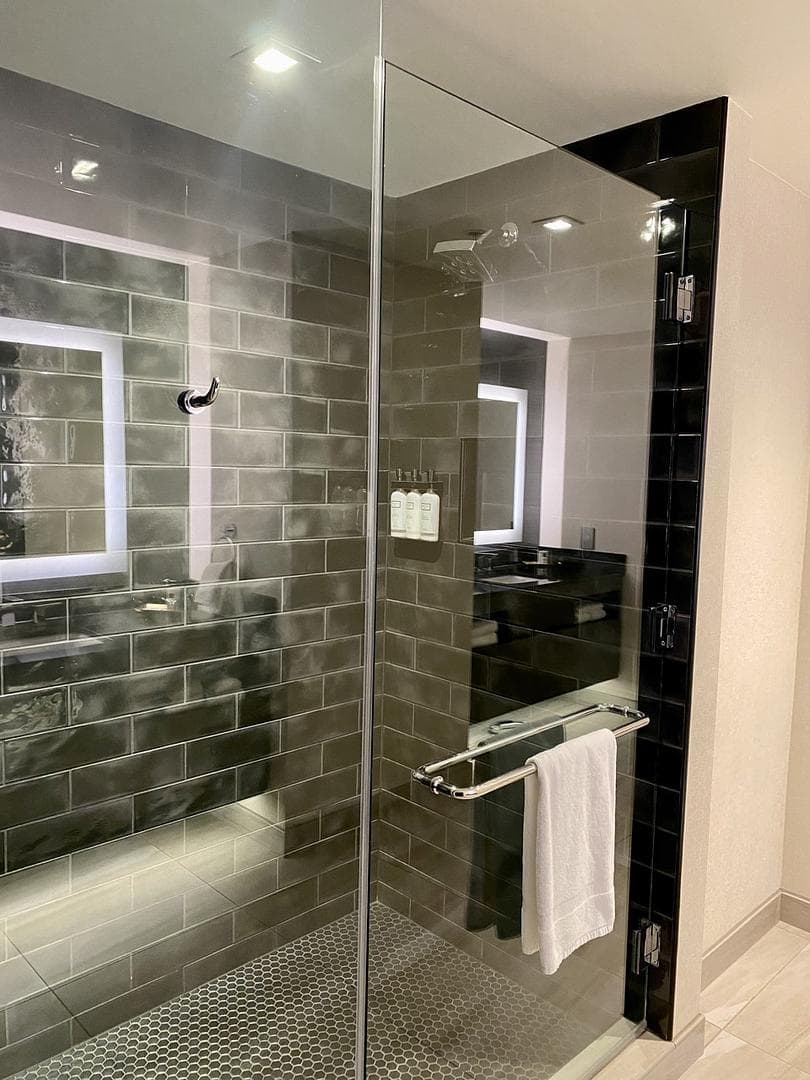 Impeccably designed bath