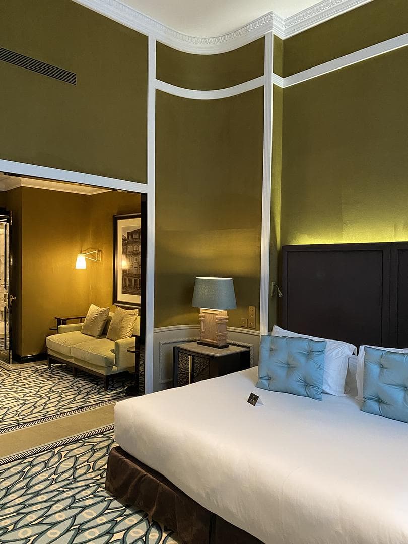 Timeless elegance and sophistication in rooms