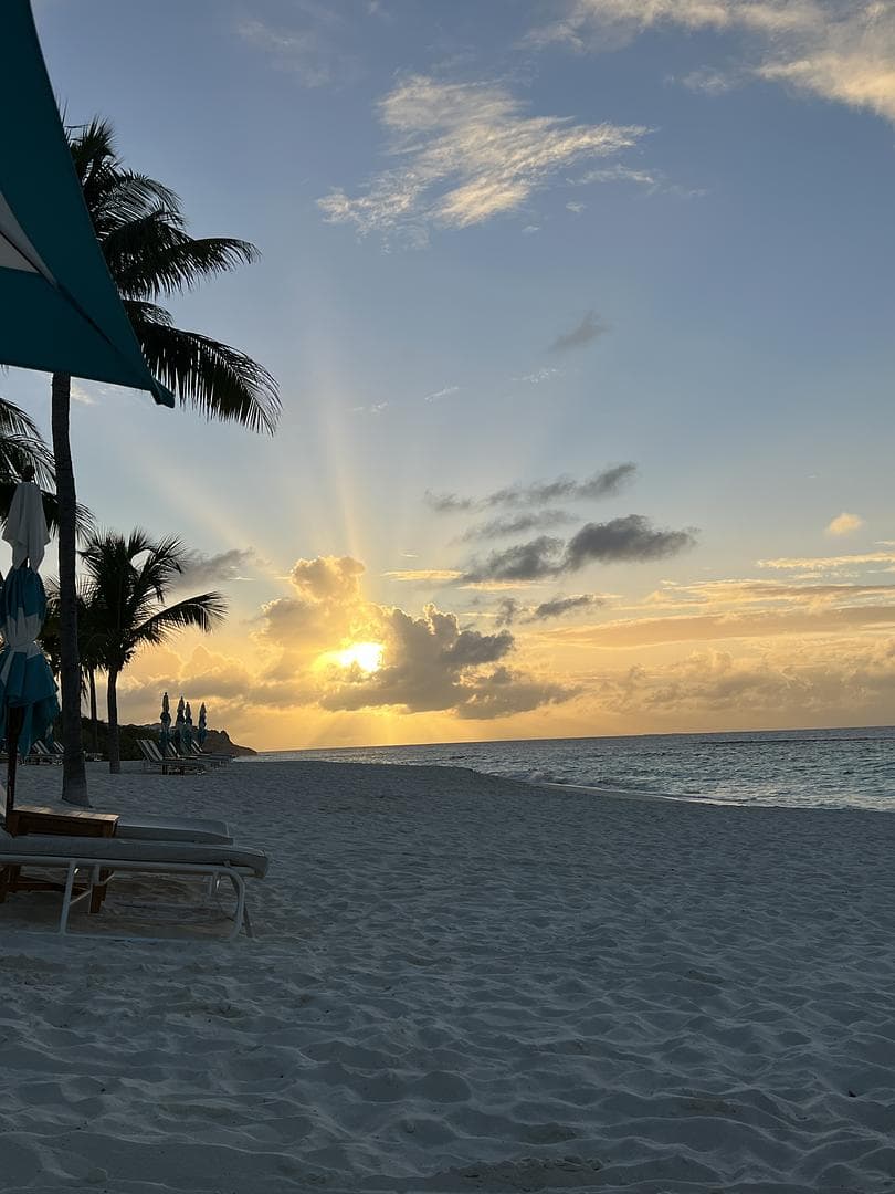 breakfast with vibe by the beach