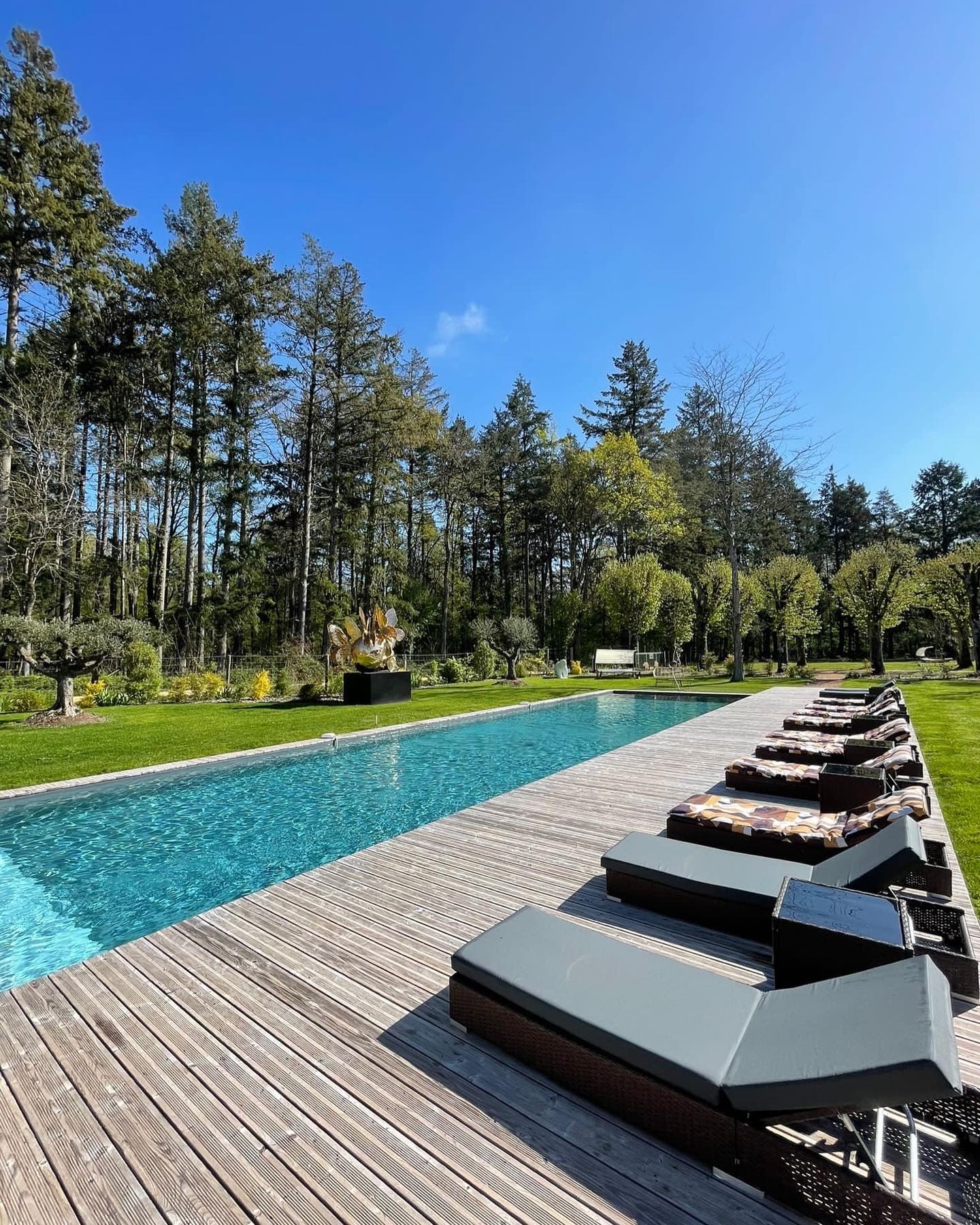 Loire Valley Lodge pool