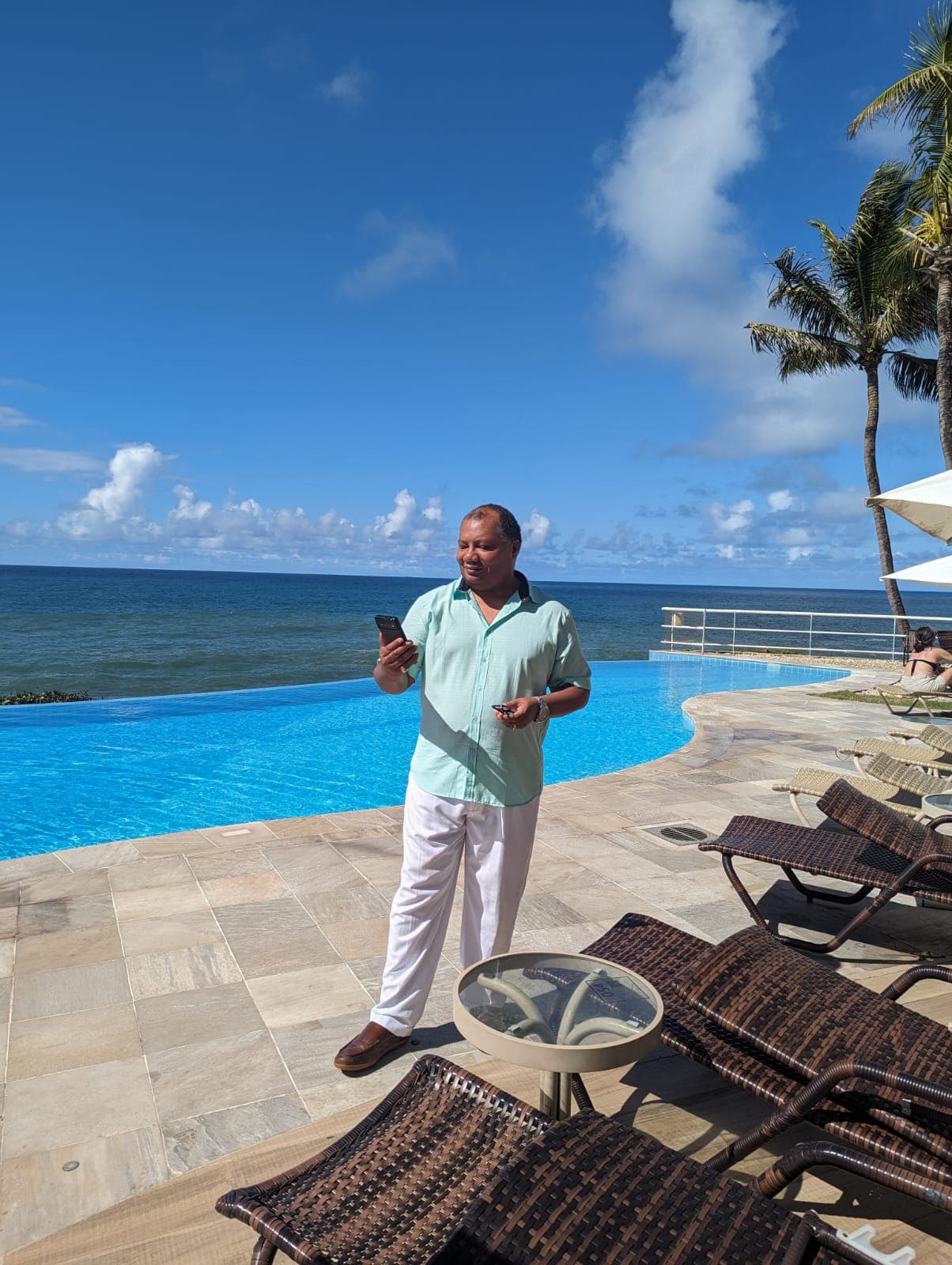 Howard by Infinity Pool