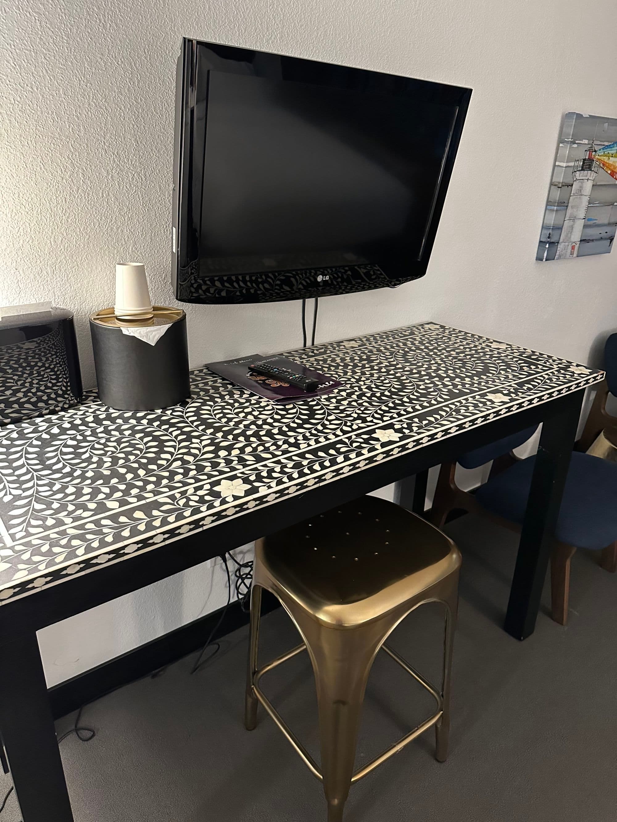 Highlander Queen Bedroom Desk - Brooksie Collins