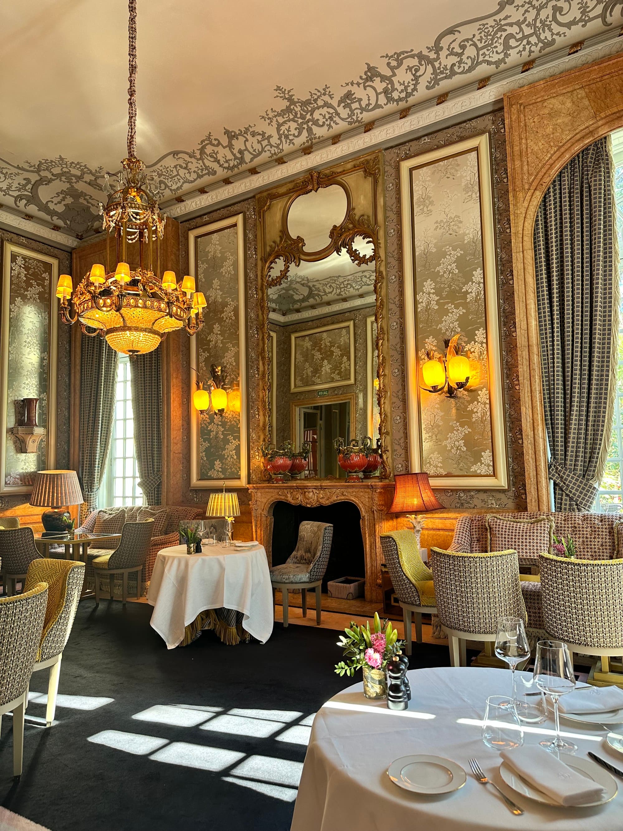 Another common space for dining and lounging