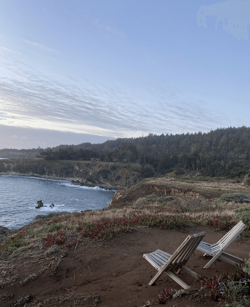 Peaceful view of the sky and lake
