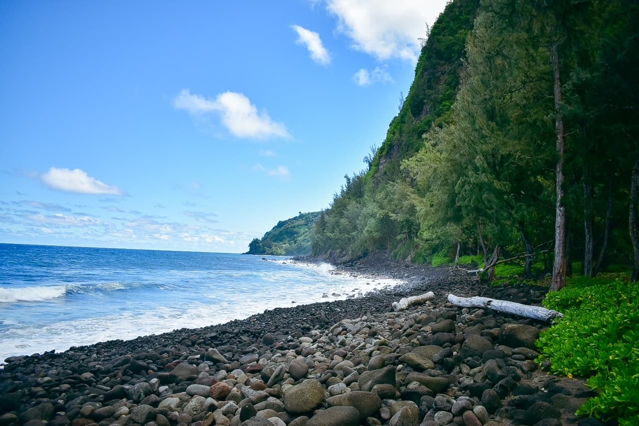 Beautiful view of Waipi'o Valley hiking area