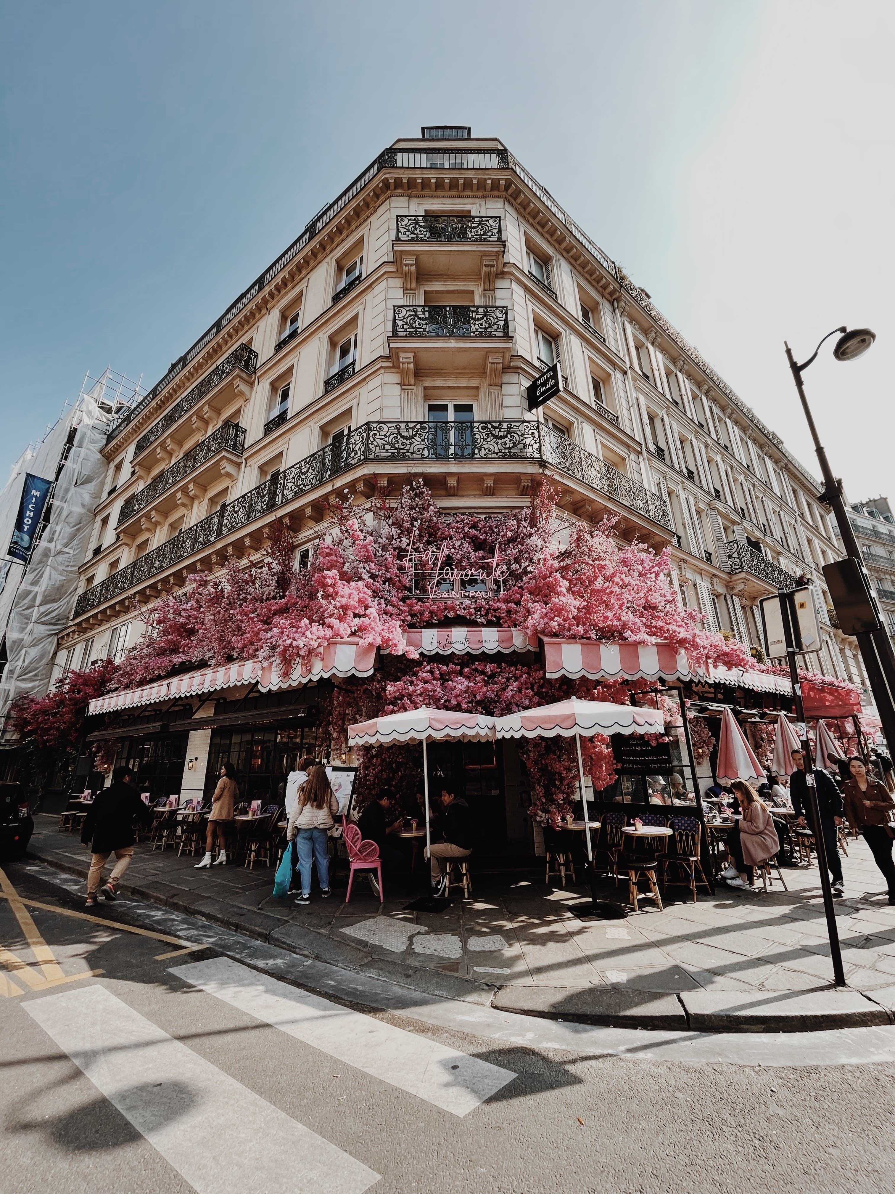 View of La Favorite Saint-Paul restaurant
